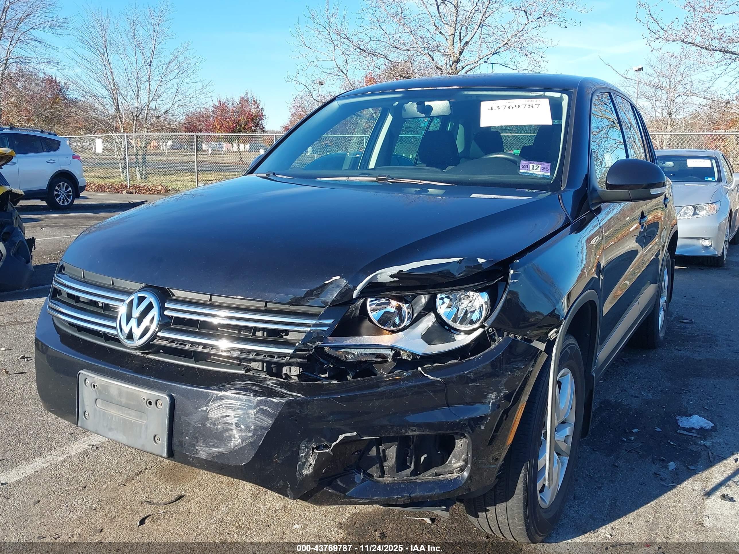 VOLKSWAGEN TIGUAN image 6