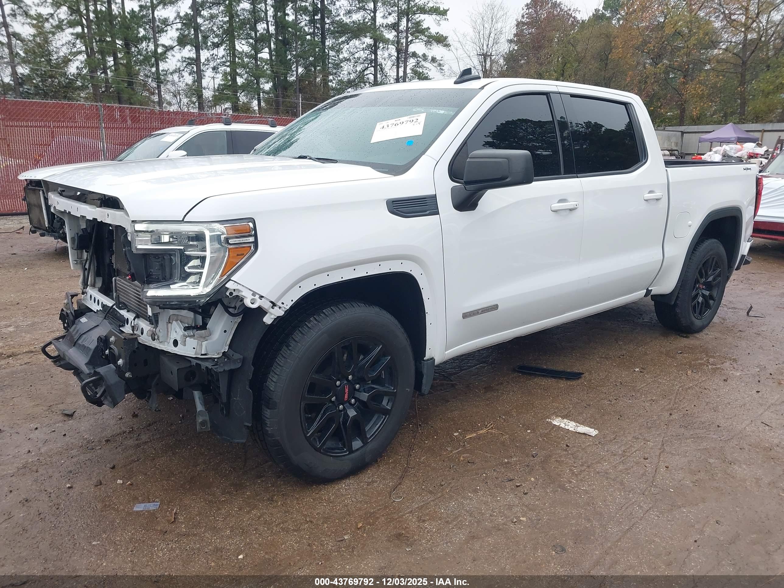 GMC SIERRA image 2