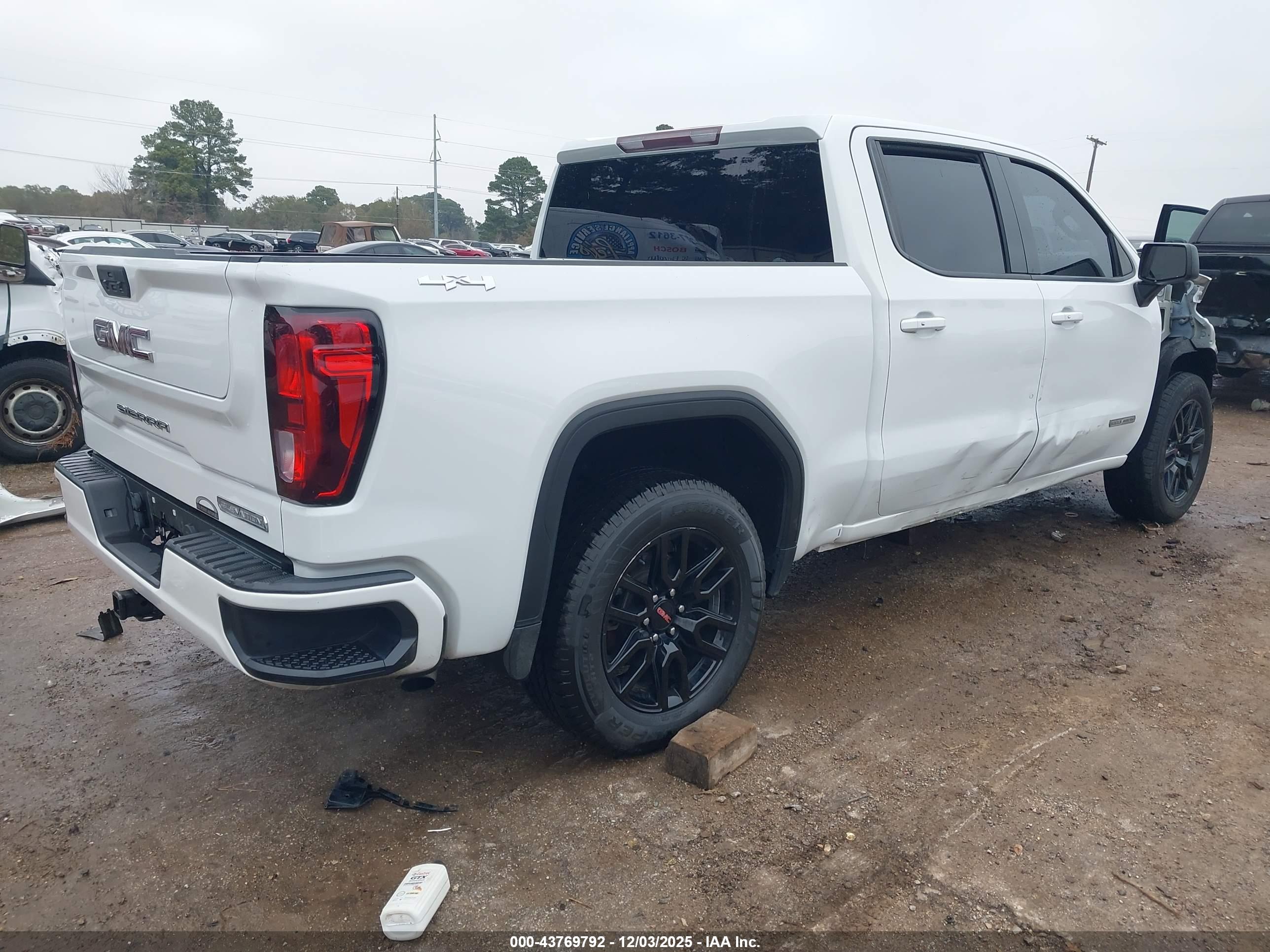 GMC SIERRA image 4