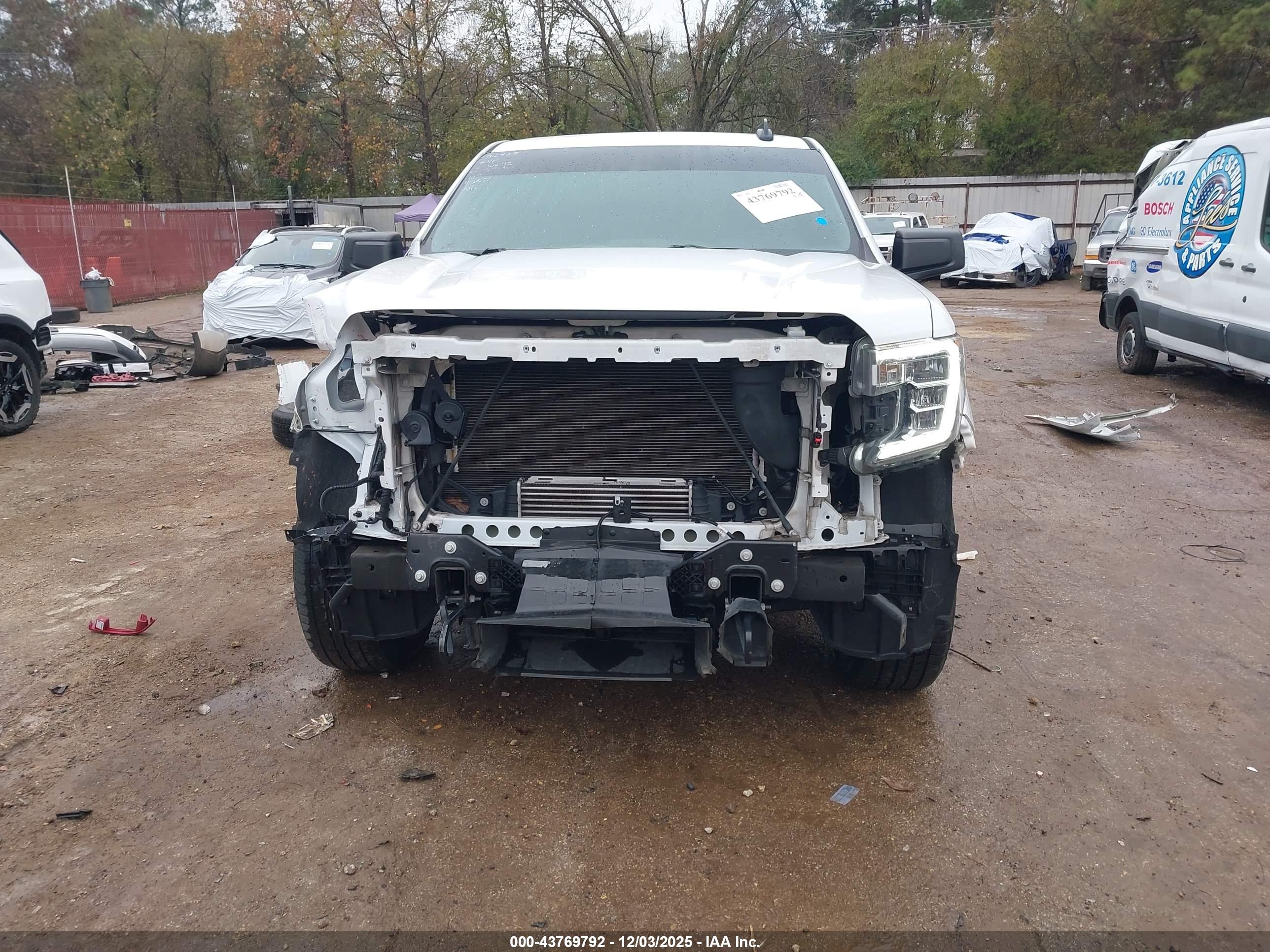 GMC SIERRA image 6