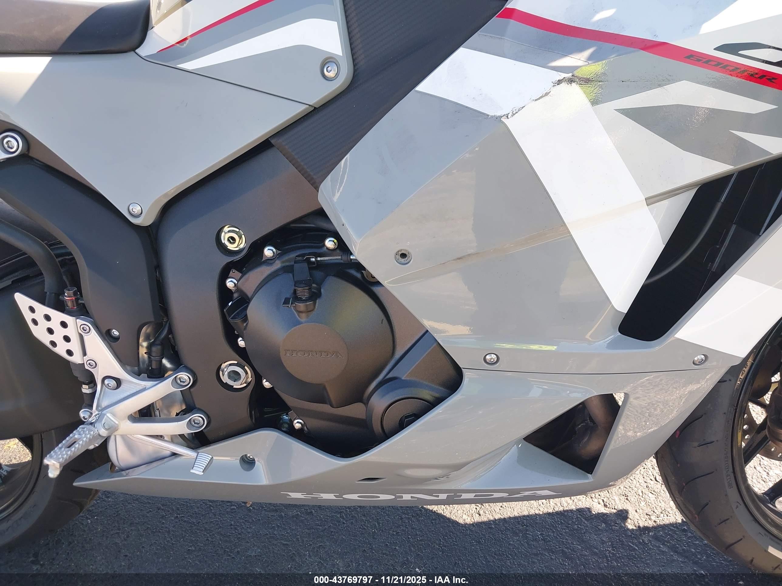 HONDA CBR600 image 8