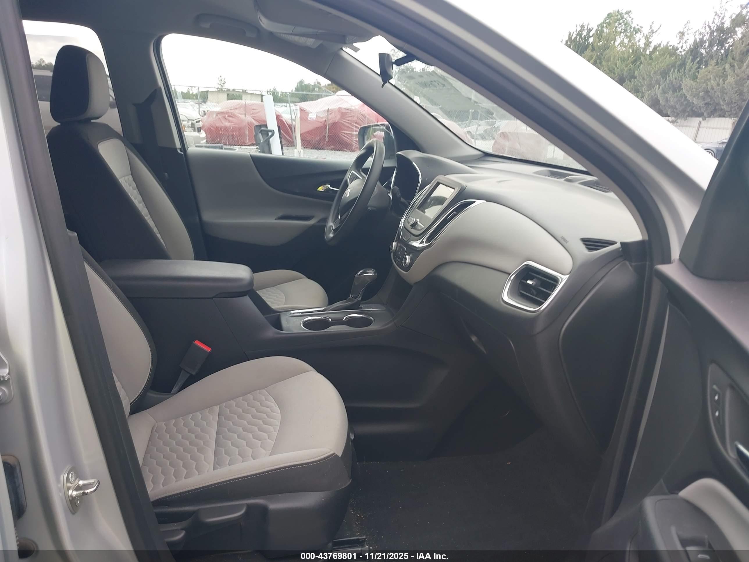 CHEVROLET EQUINOX image 5