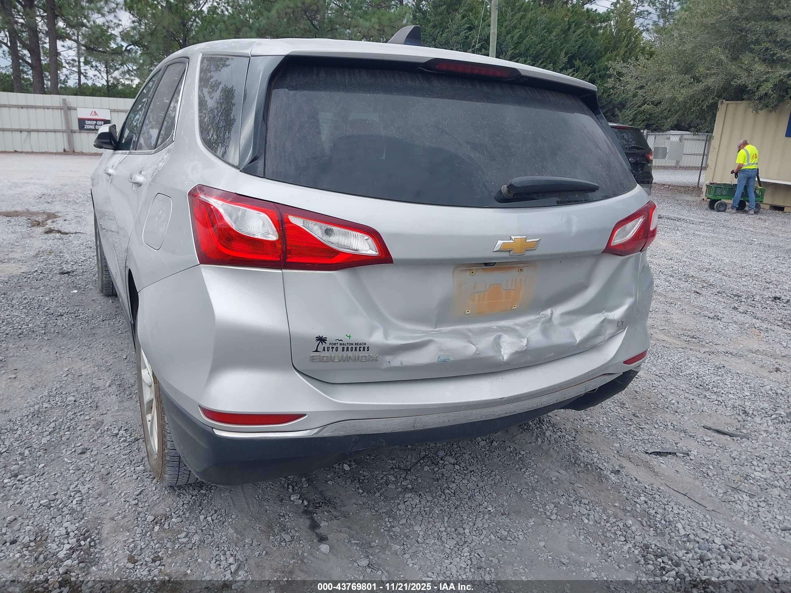 CHEVROLET EQUINOX image 6