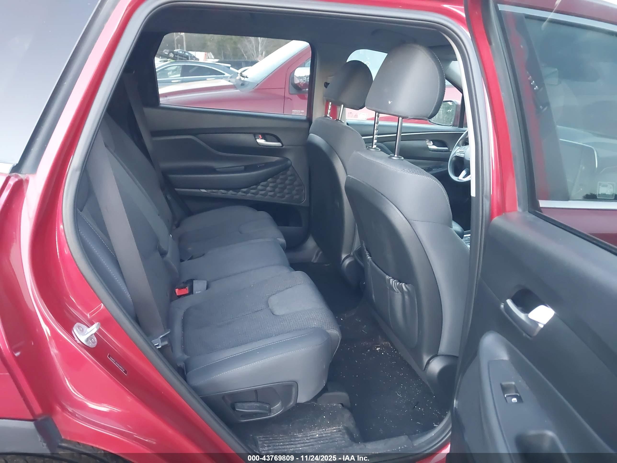HYUNDAI SANTA image 8