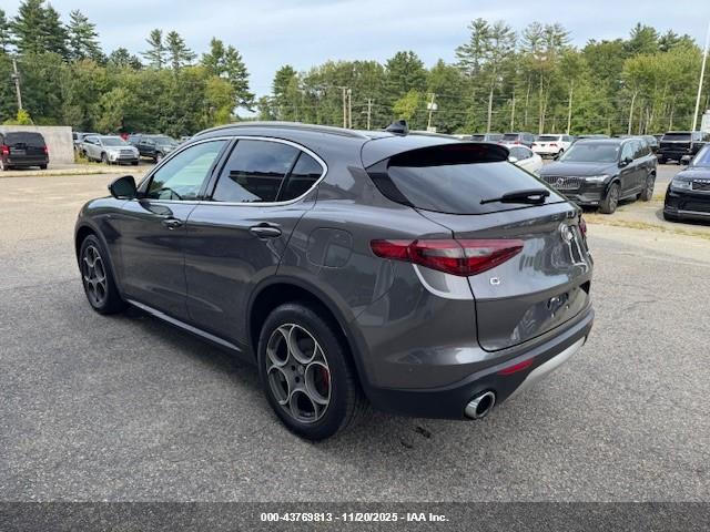 ALFA ROMEO image 3