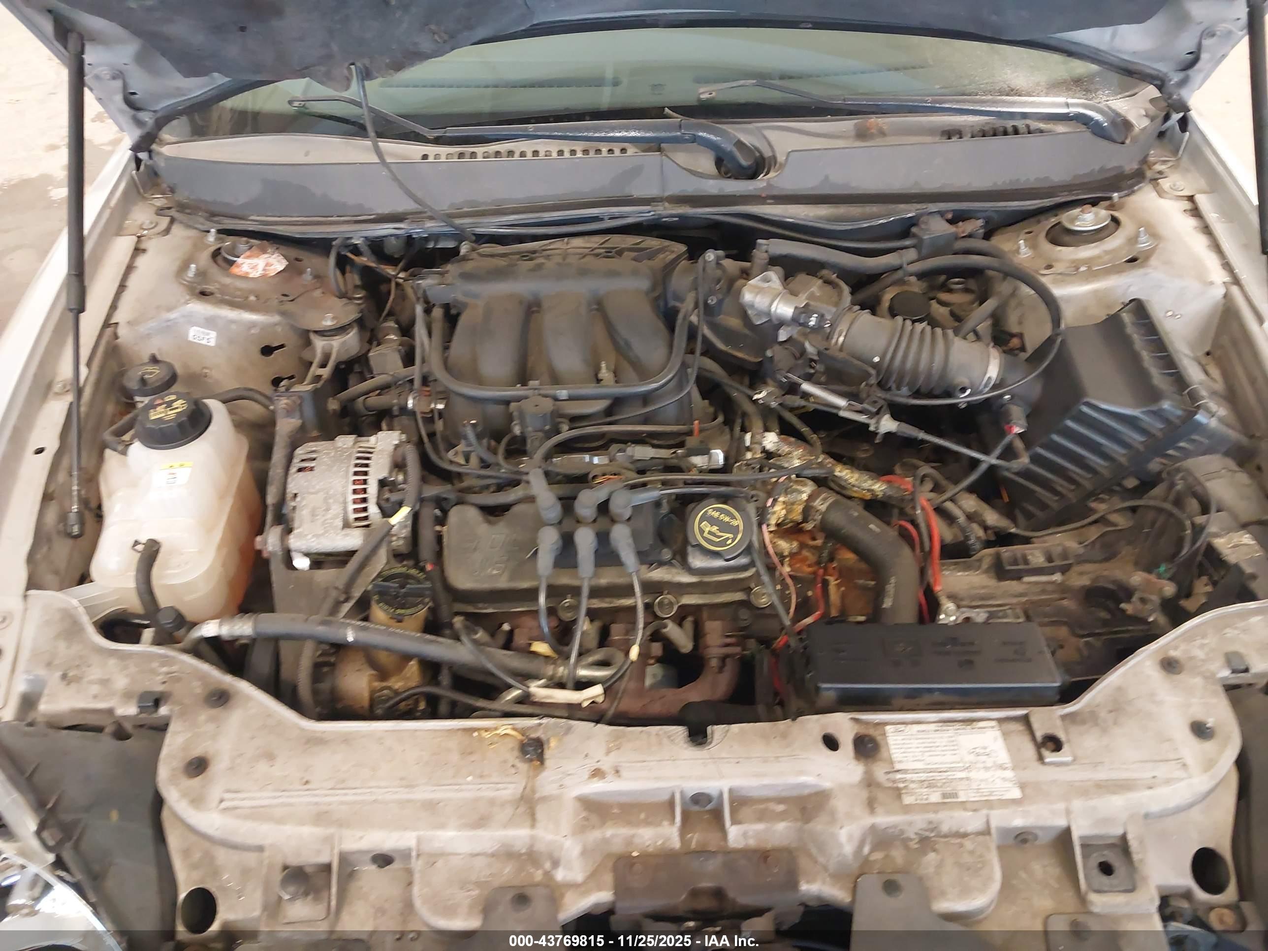 FORD TAURUS image 10