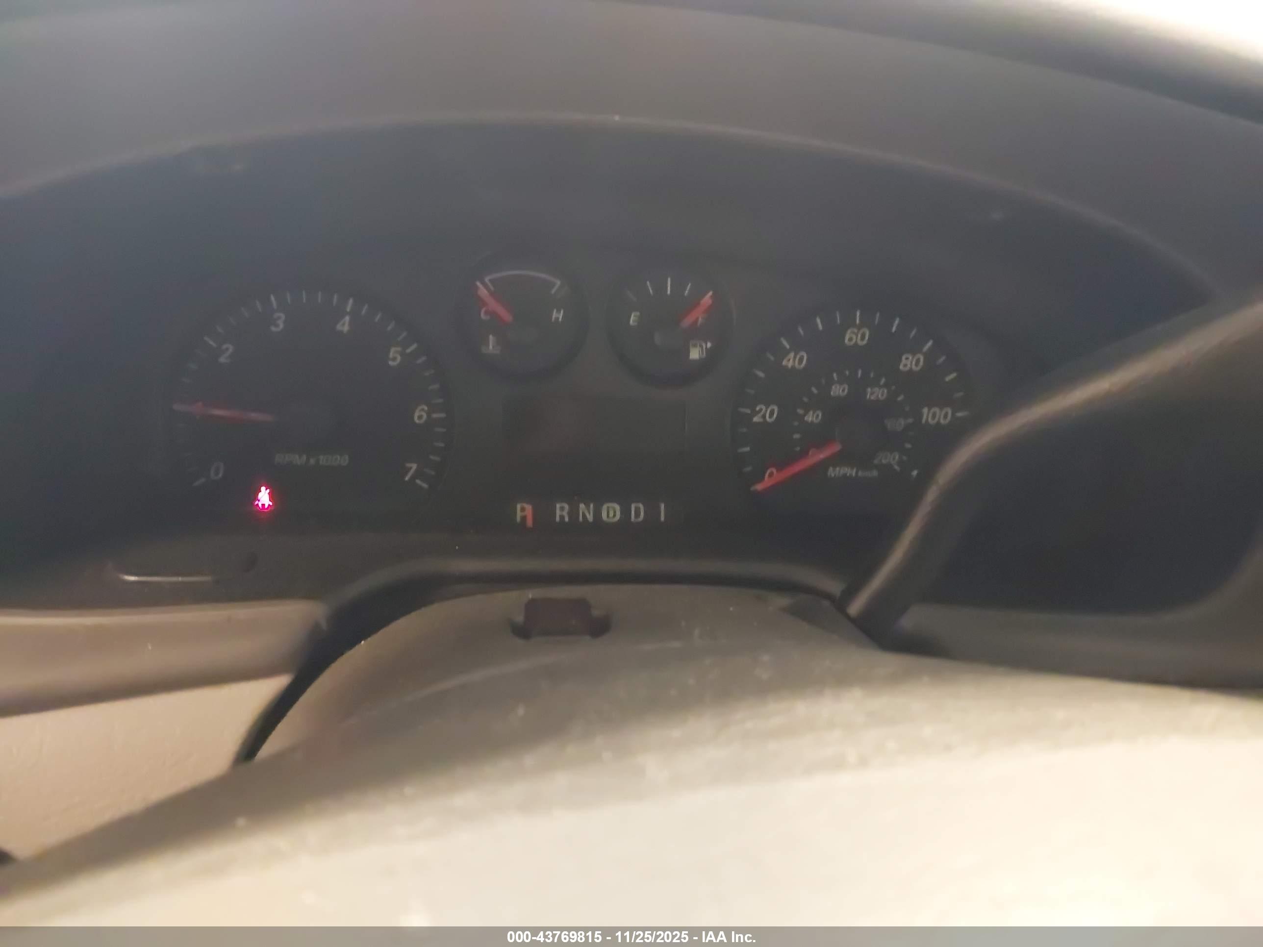 FORD TAURUS image 7