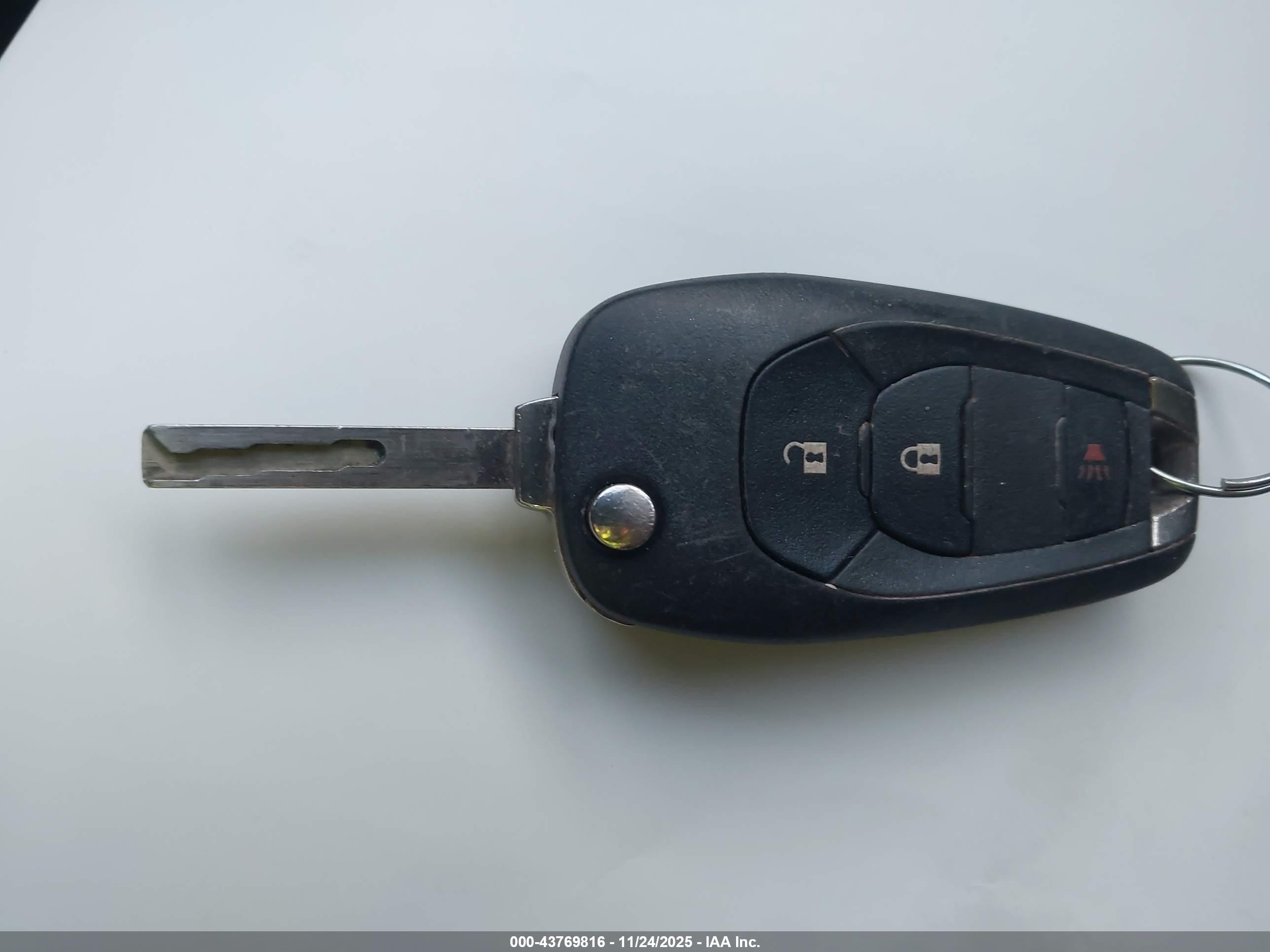 CHEVROLET TRAX image 11
