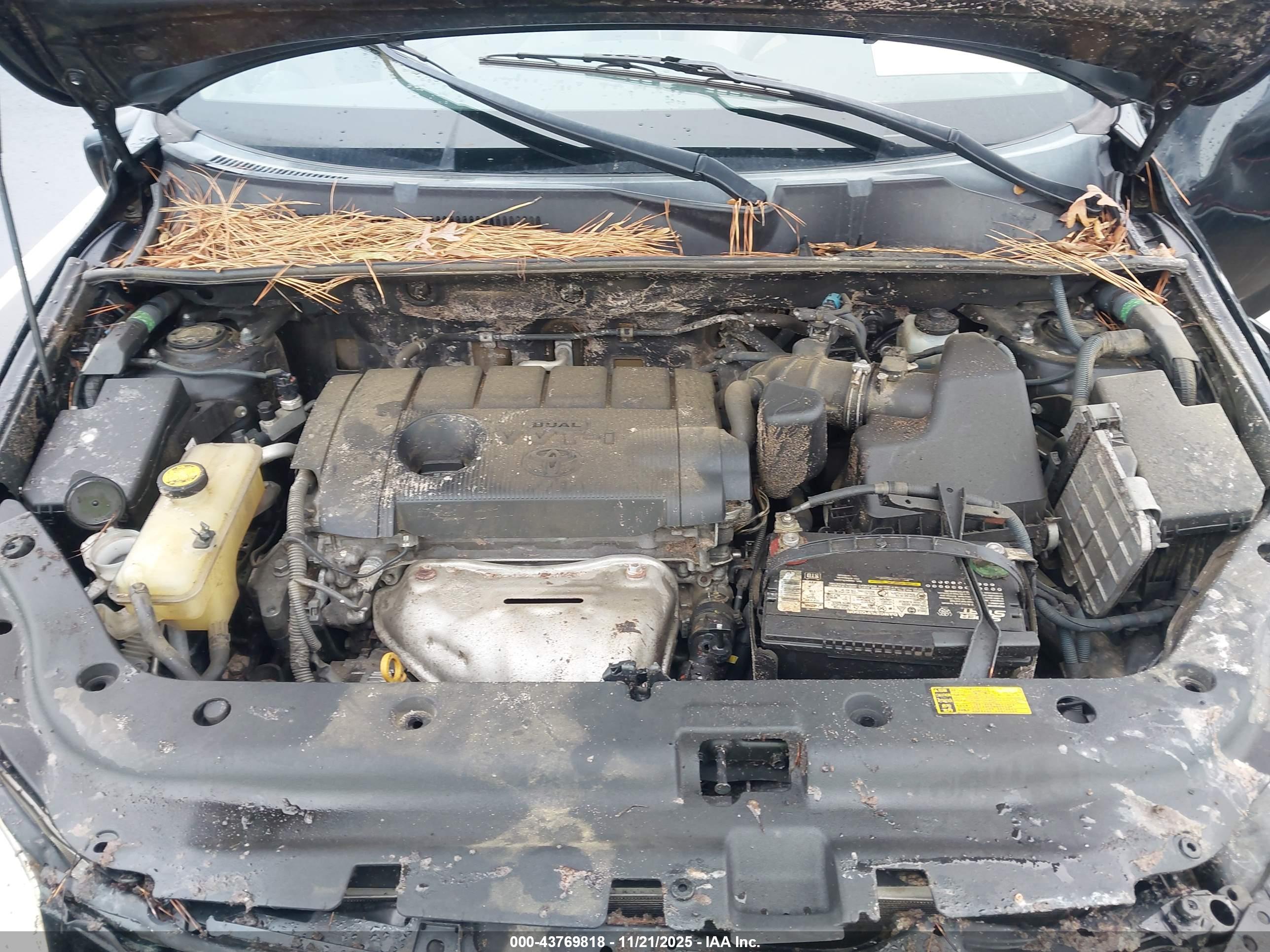 TOYOTA RAV4 image 10
