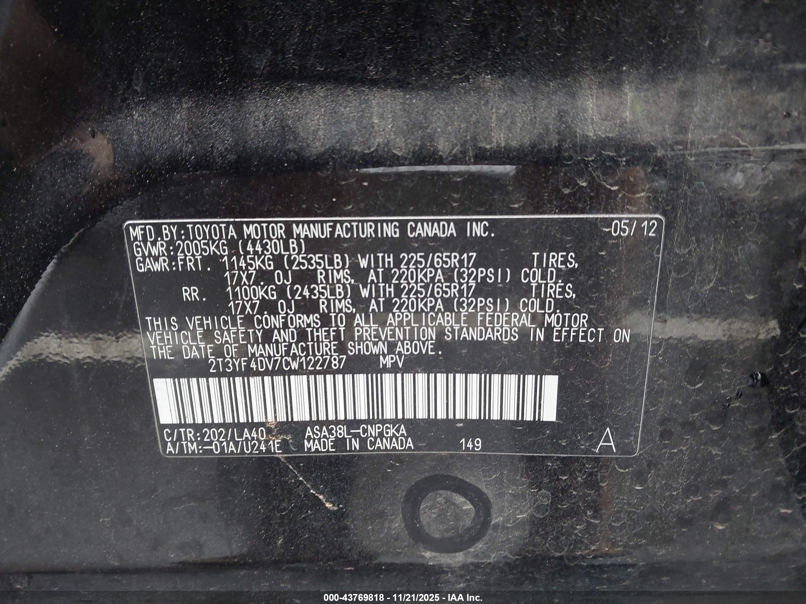 TOYOTA RAV4 image 9