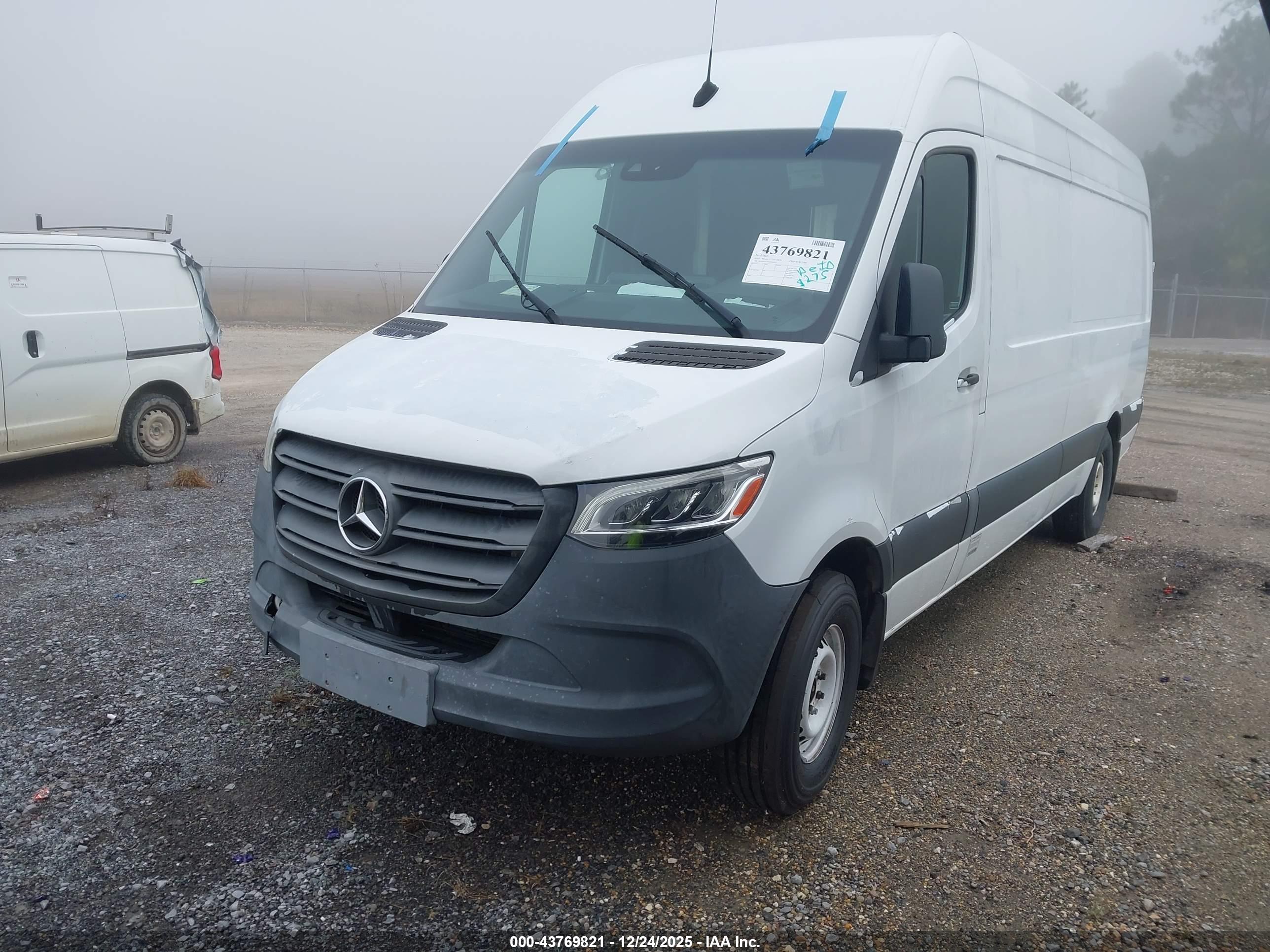 MERCEDES-BENZ SPRINTER image 2