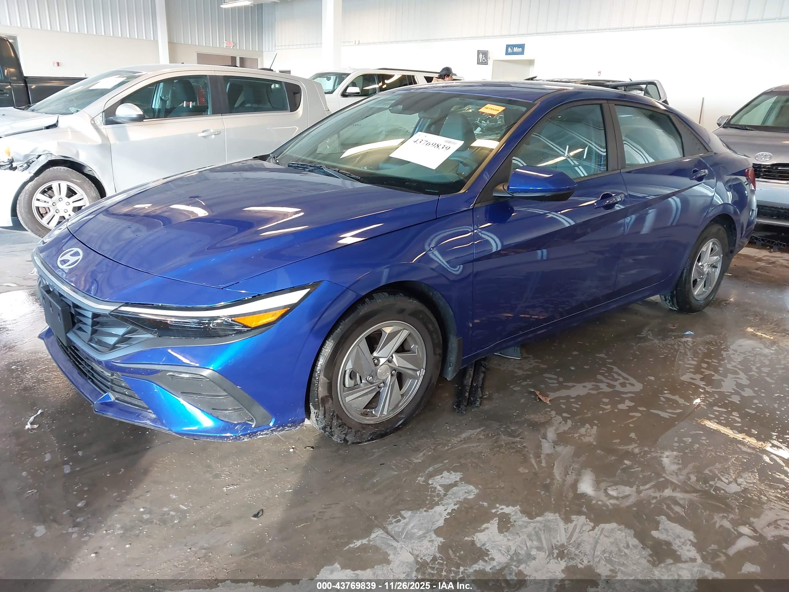 HYUNDAI ELANTRA image 2
