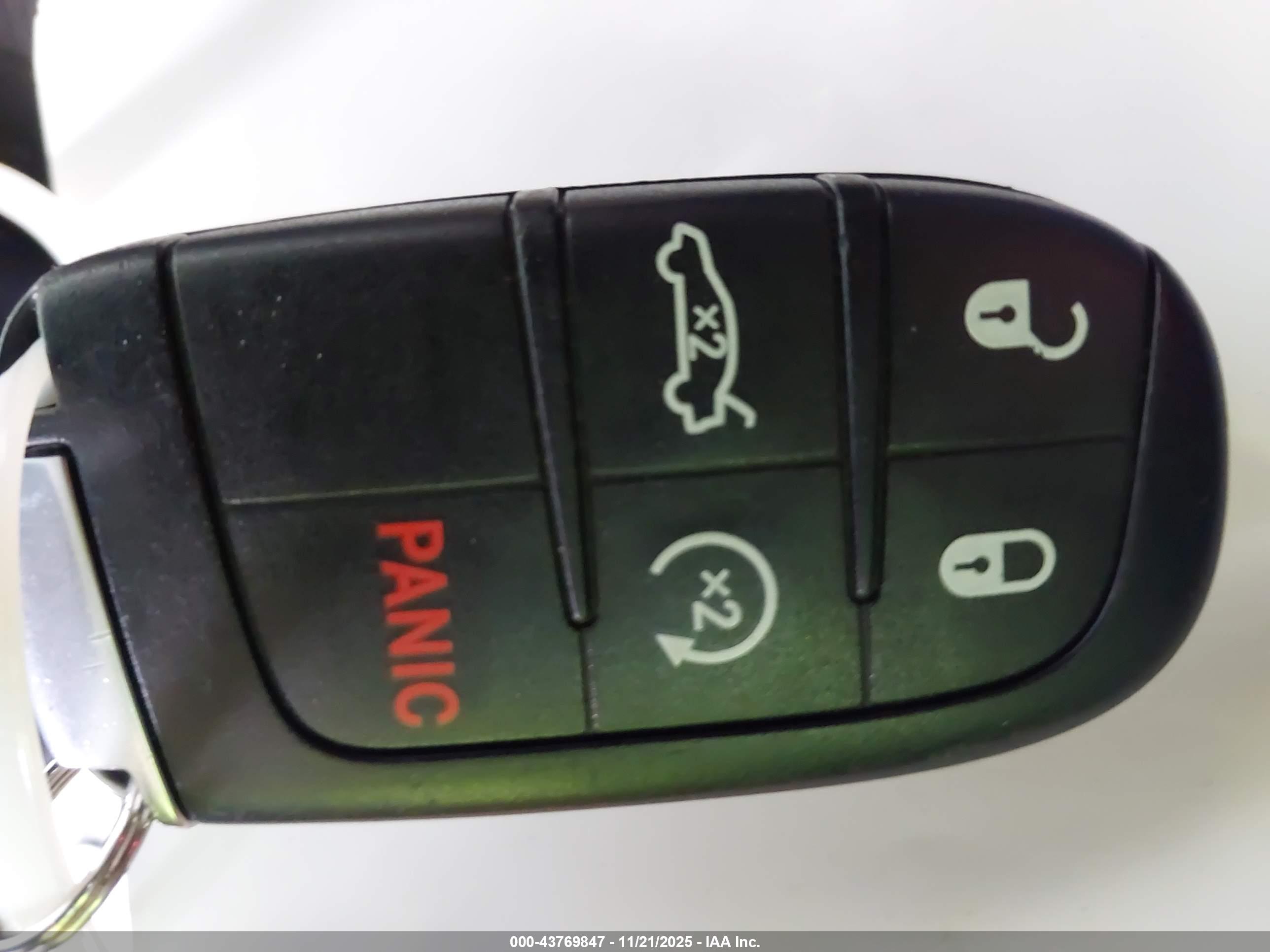 DODGE CHALLENGER image 11