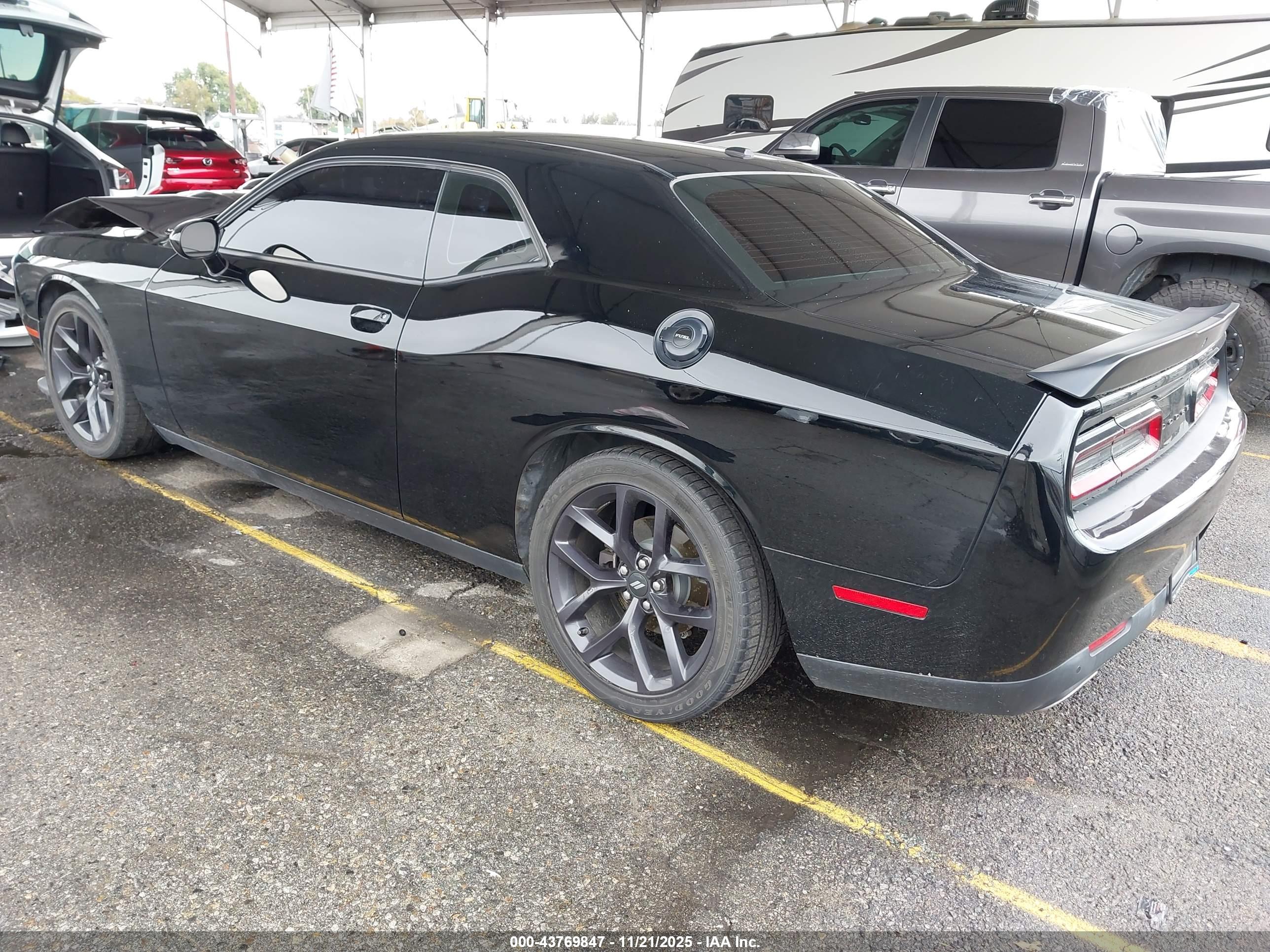 DODGE CHALLENGER image 3
