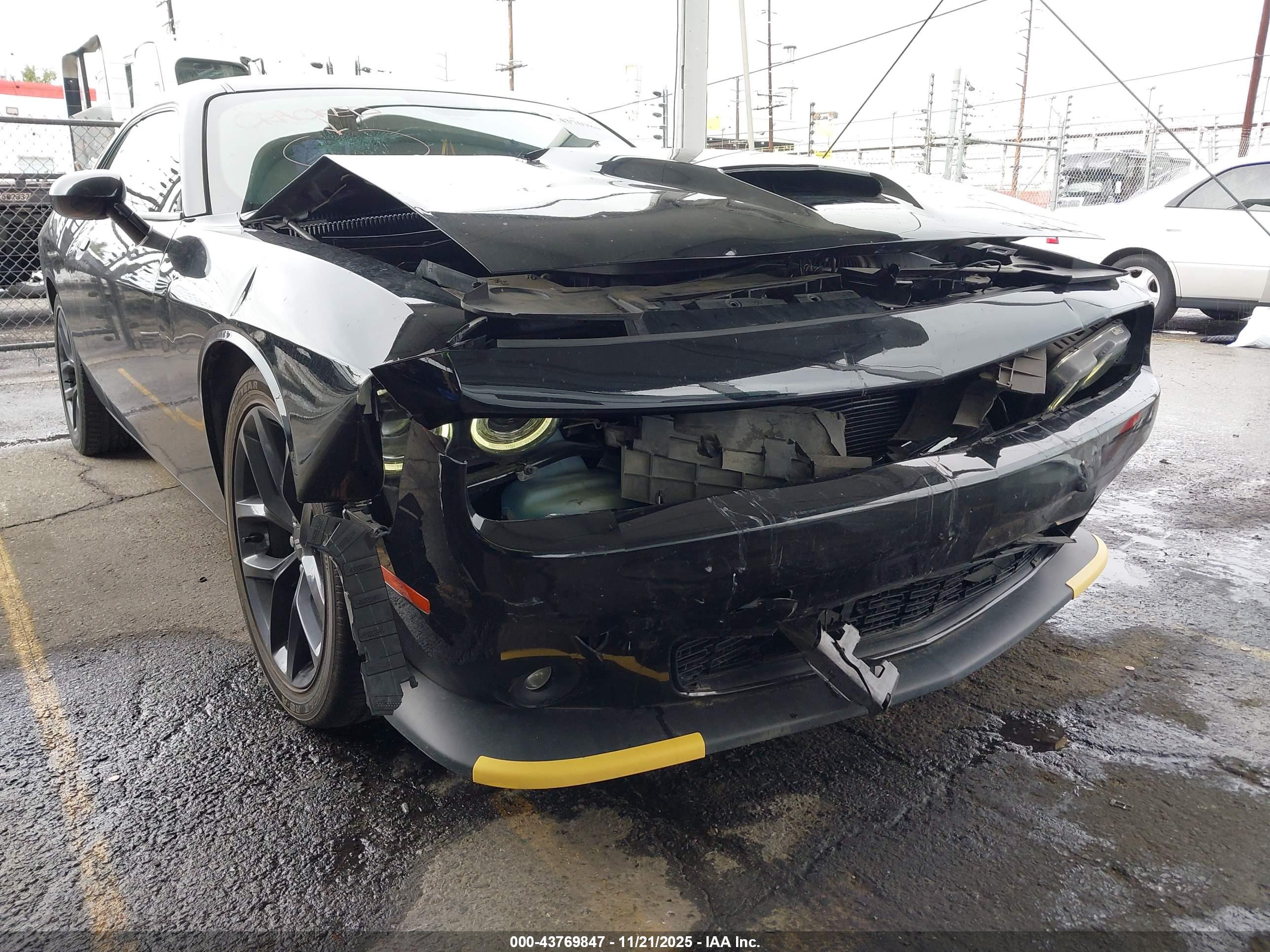 DODGE CHALLENGER image 6