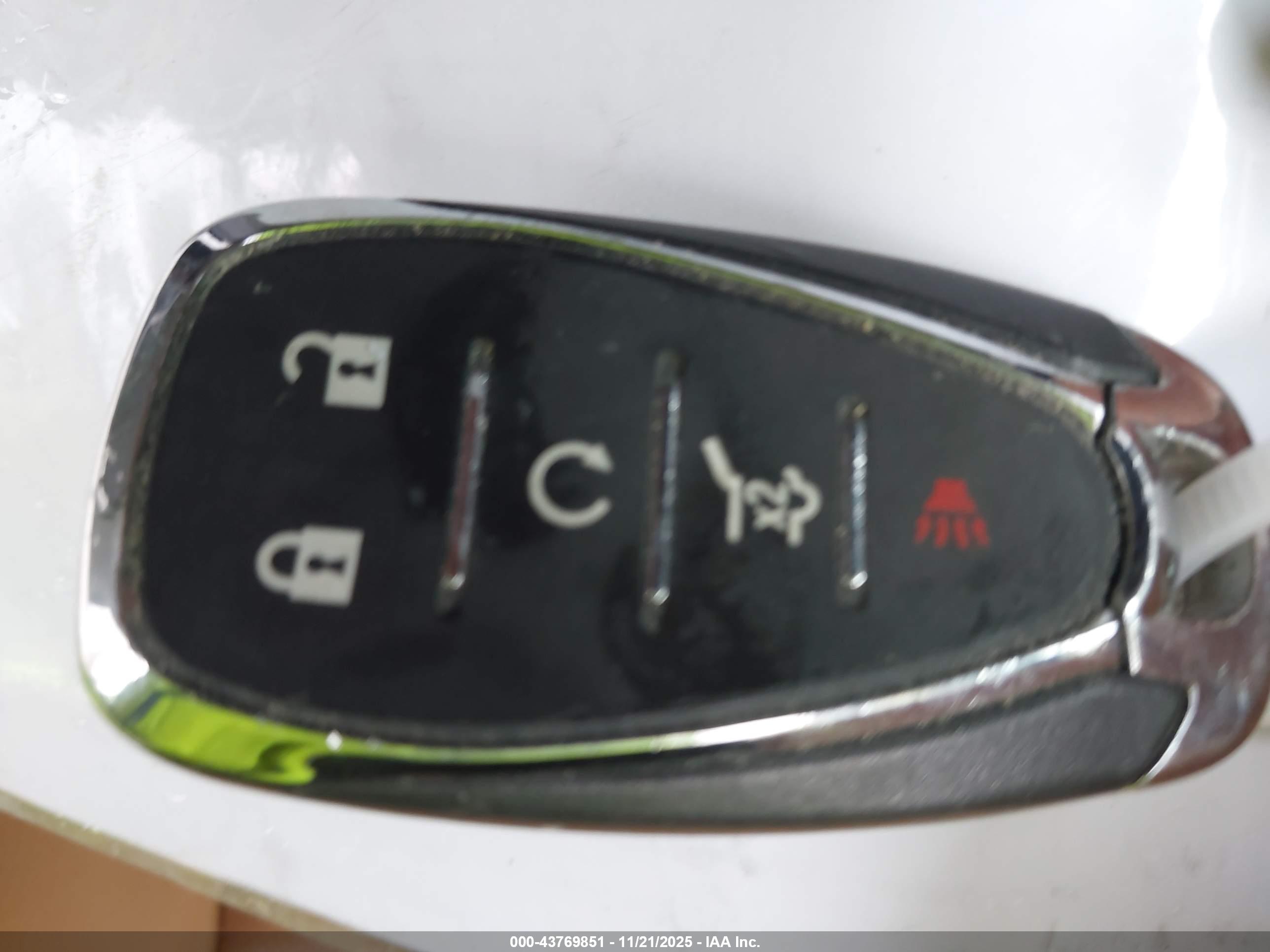 CHEVROLET EQUINOX image 11