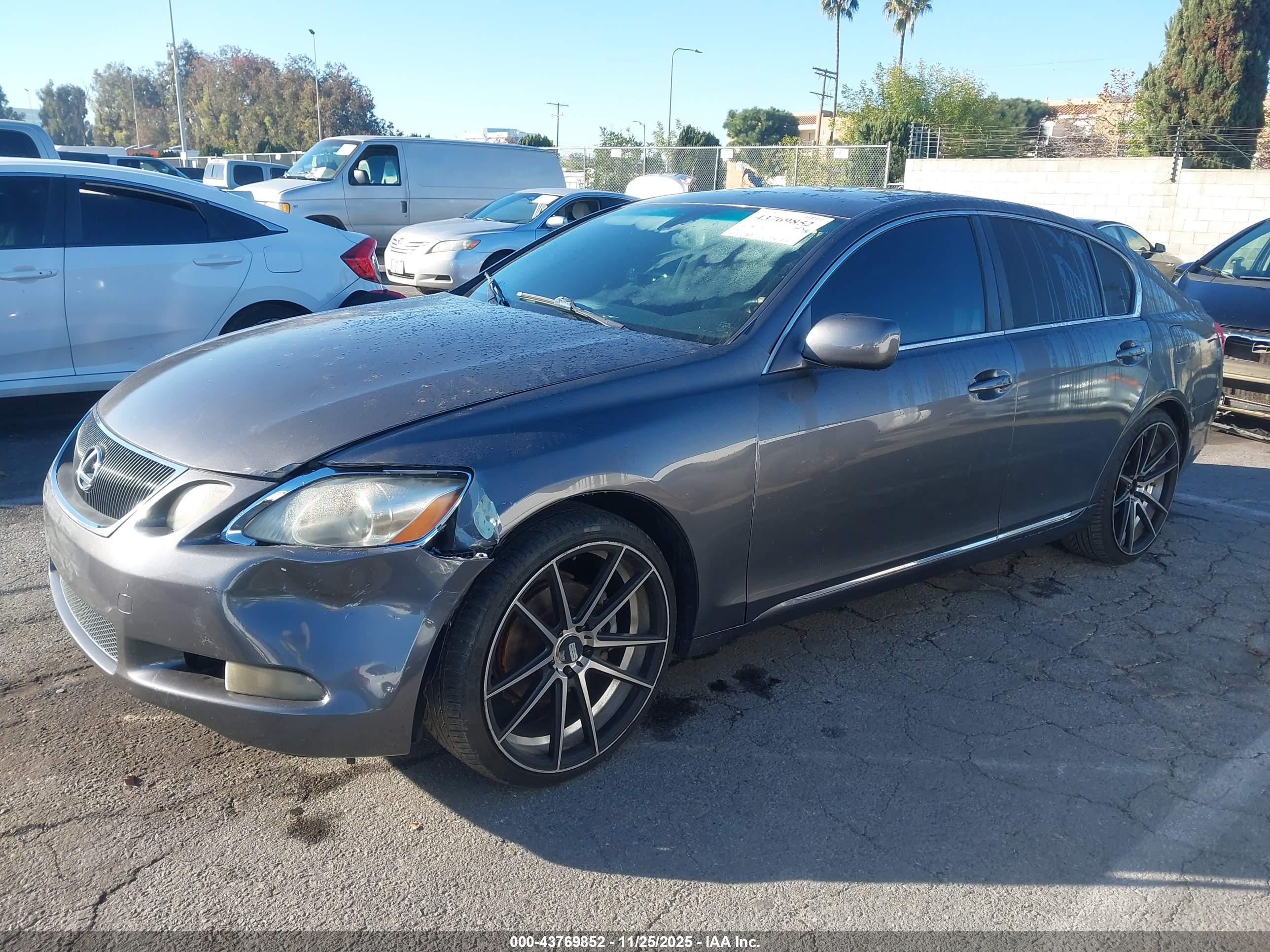 LEXUS GS image 2
