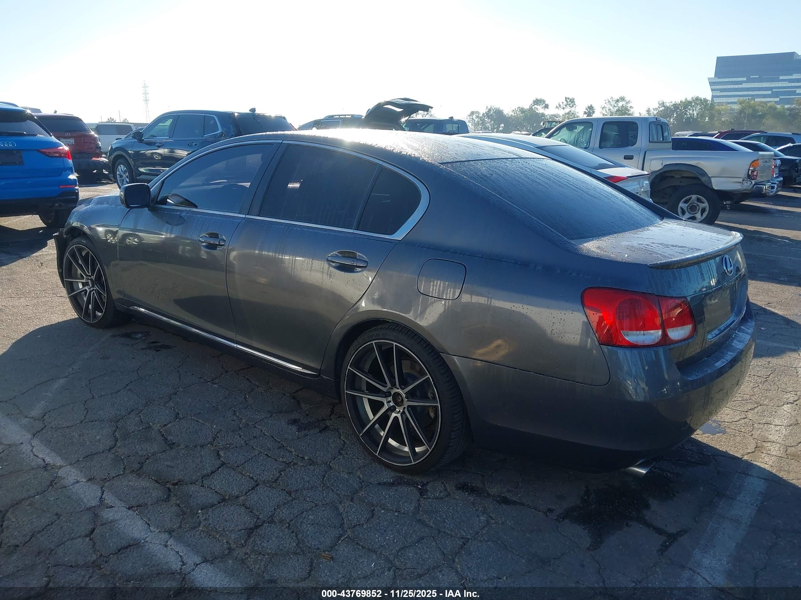 LEXUS GS image 3
