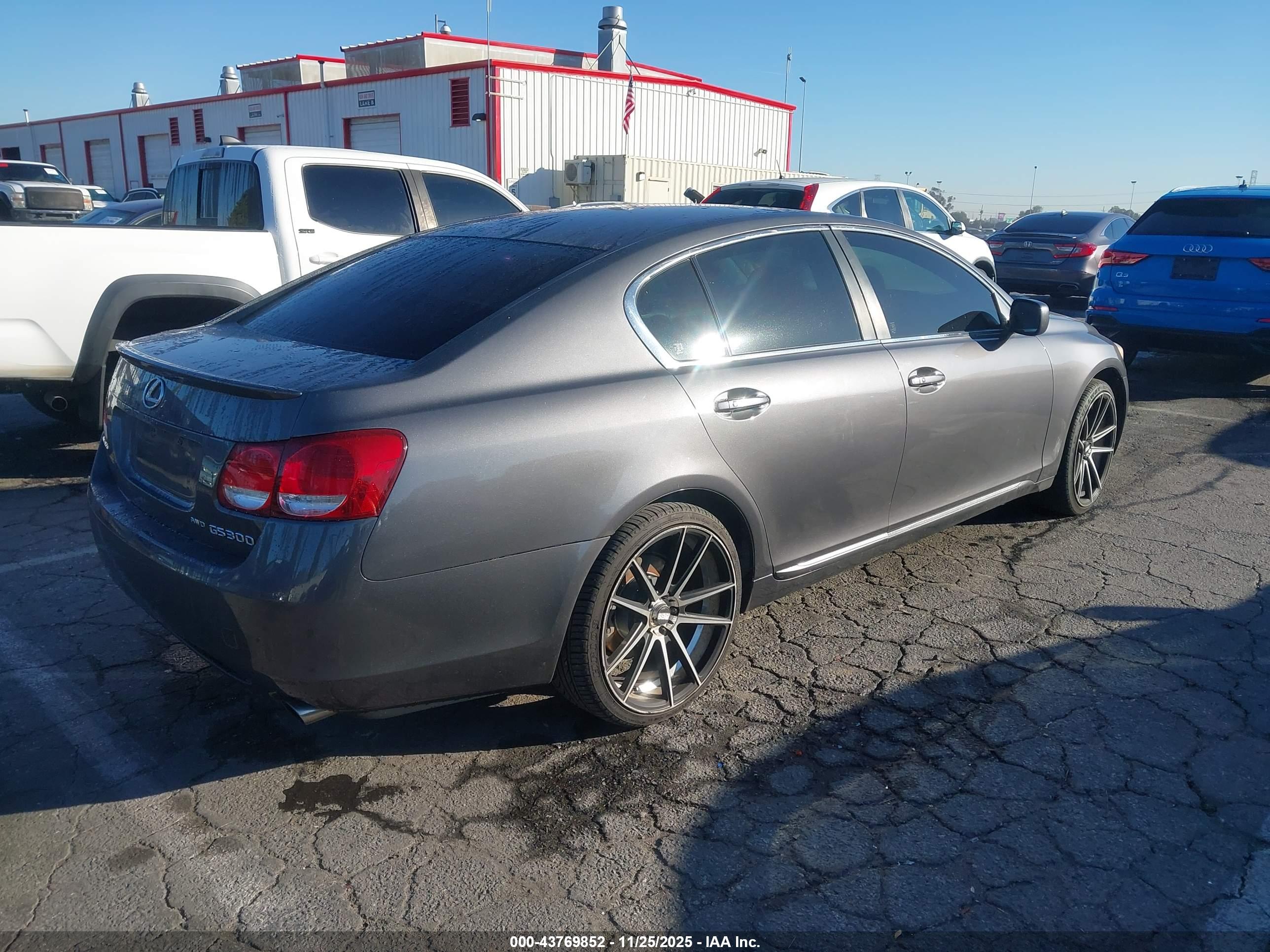 LEXUS GS image 4