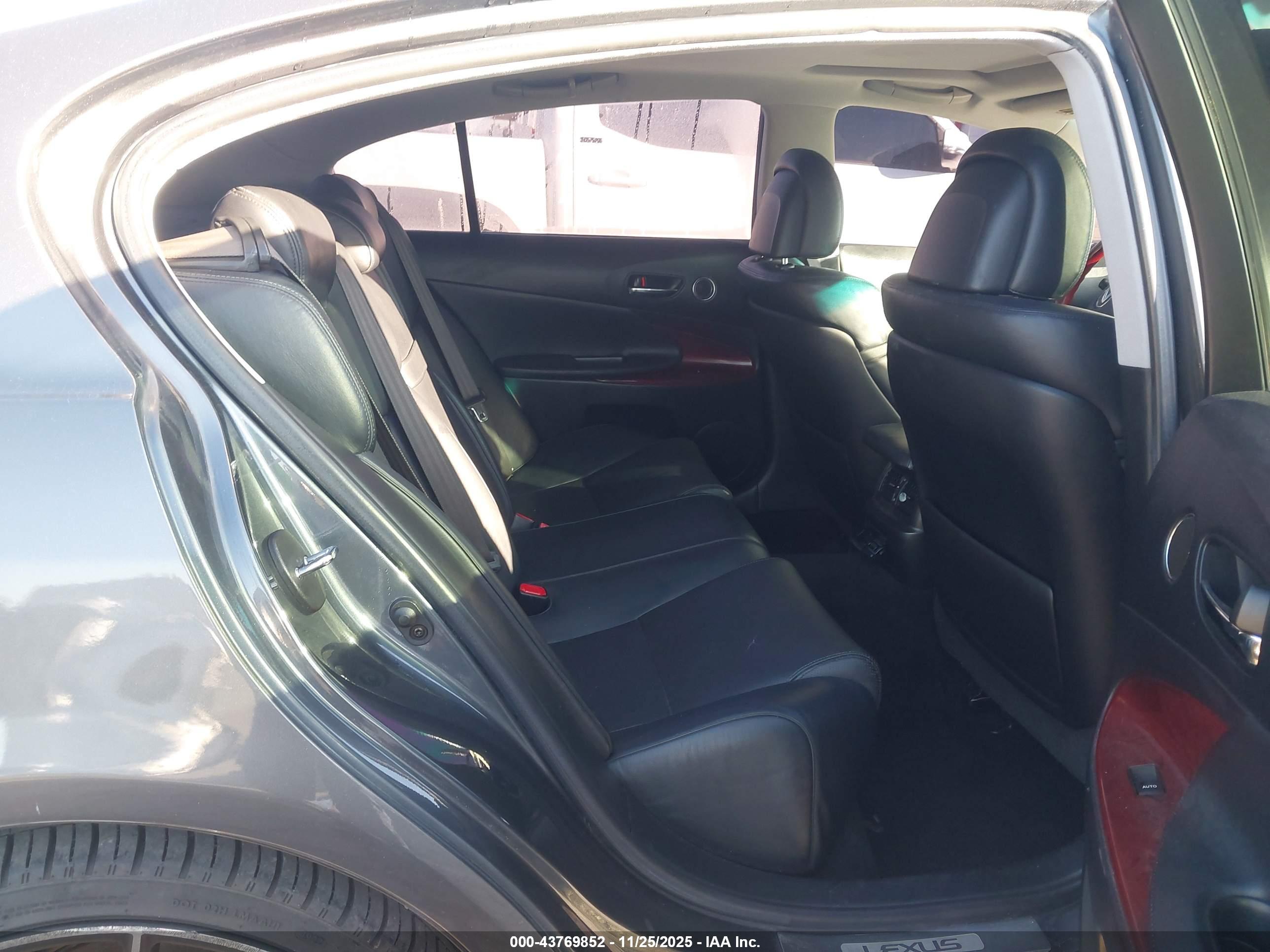 LEXUS GS image 8