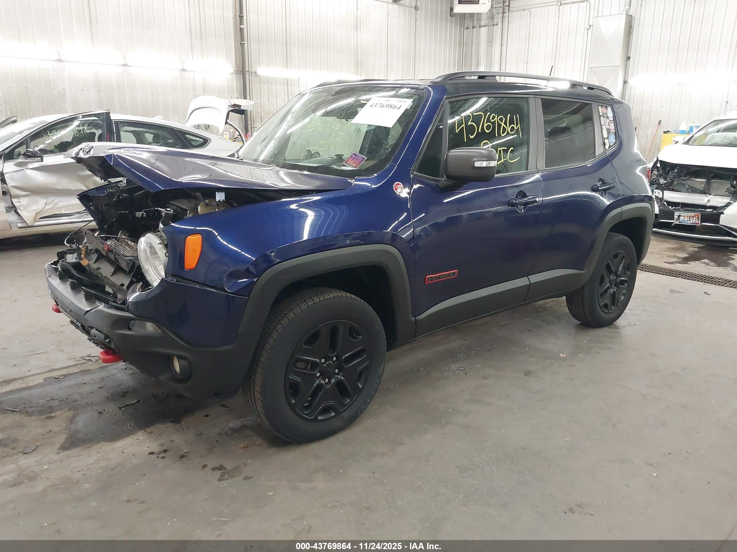 JEEP RENEGADE image 2