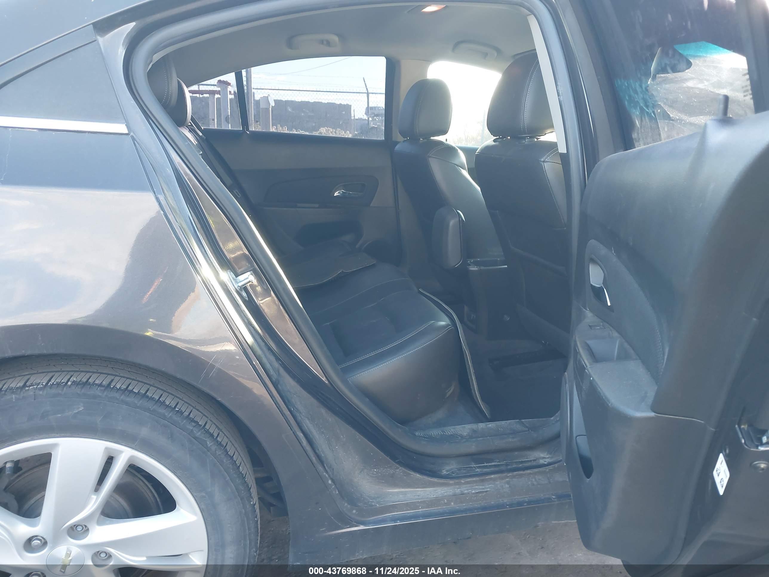 CHEVROLET CRUZE image 8