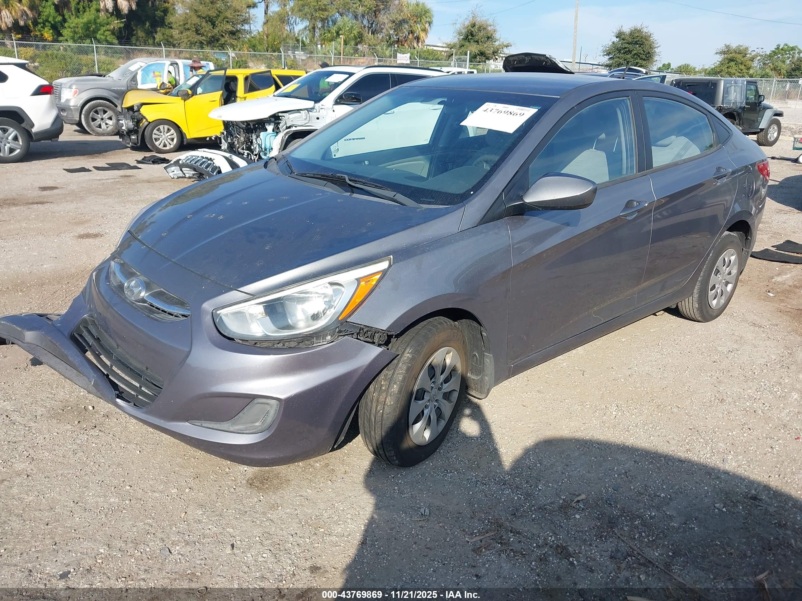 HYUNDAI ACCENT image 2