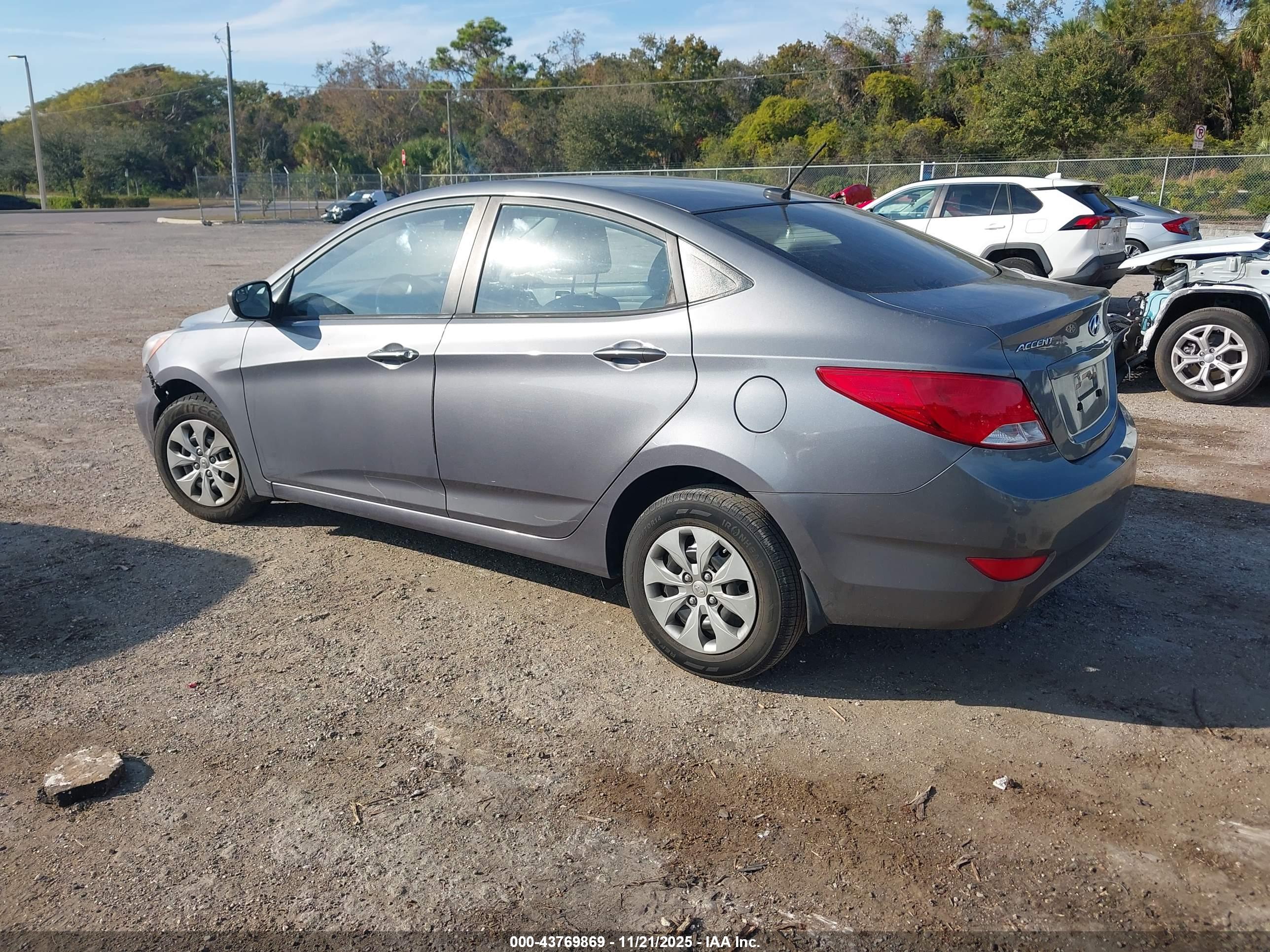 HYUNDAI ACCENT image 3