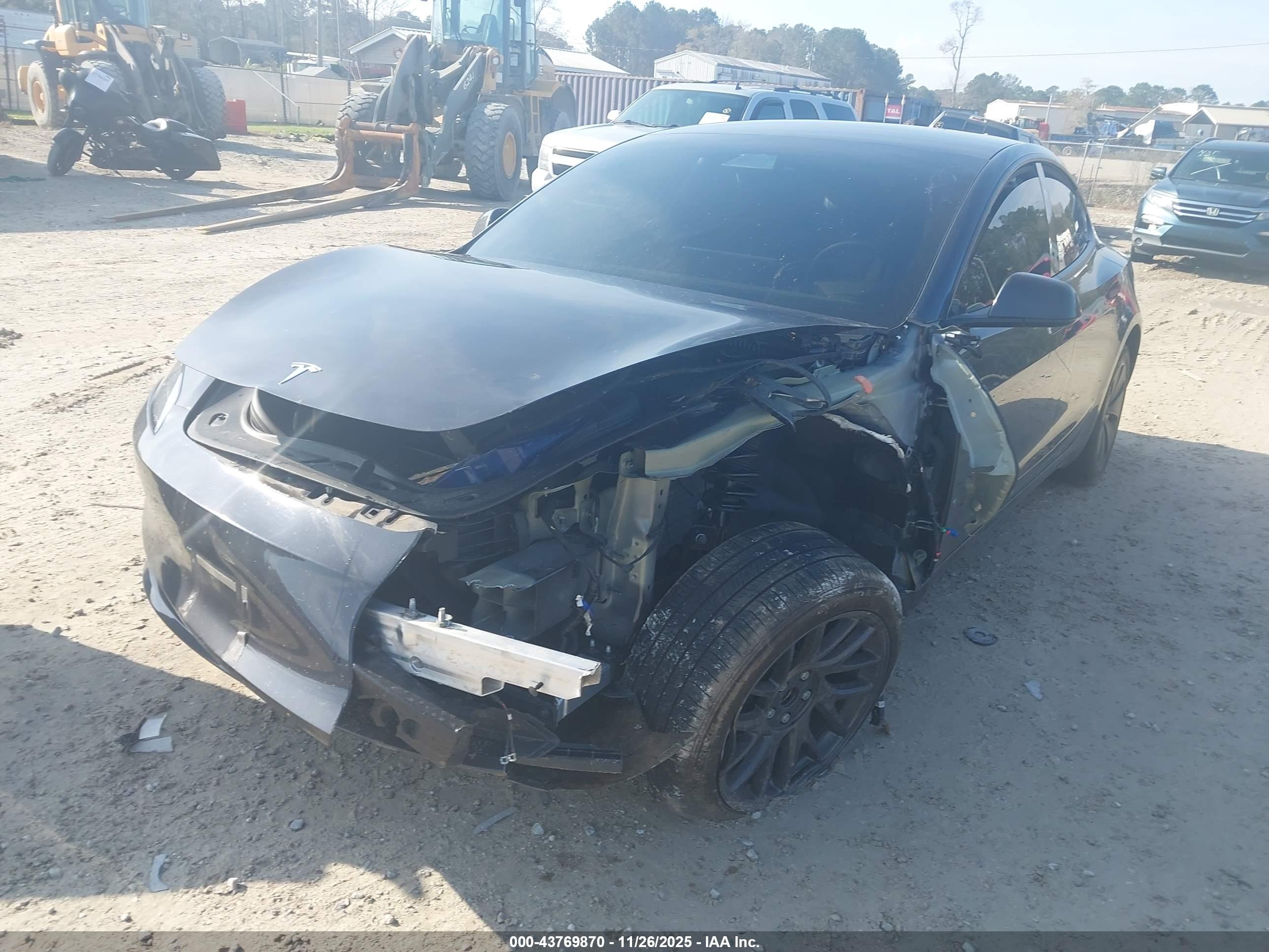 TESLA MODEL image 2