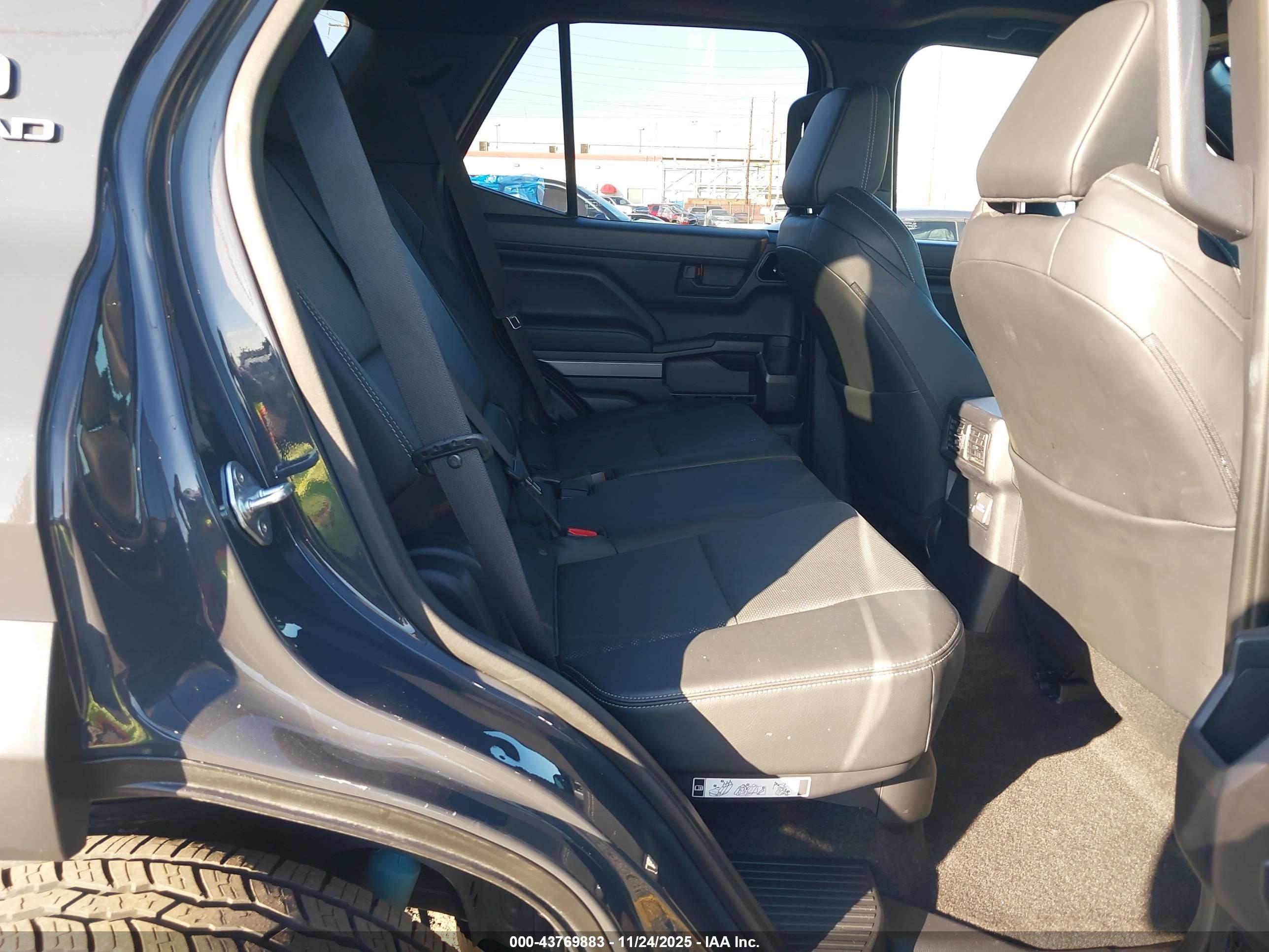 TOYOTA 4RUNNER image 8