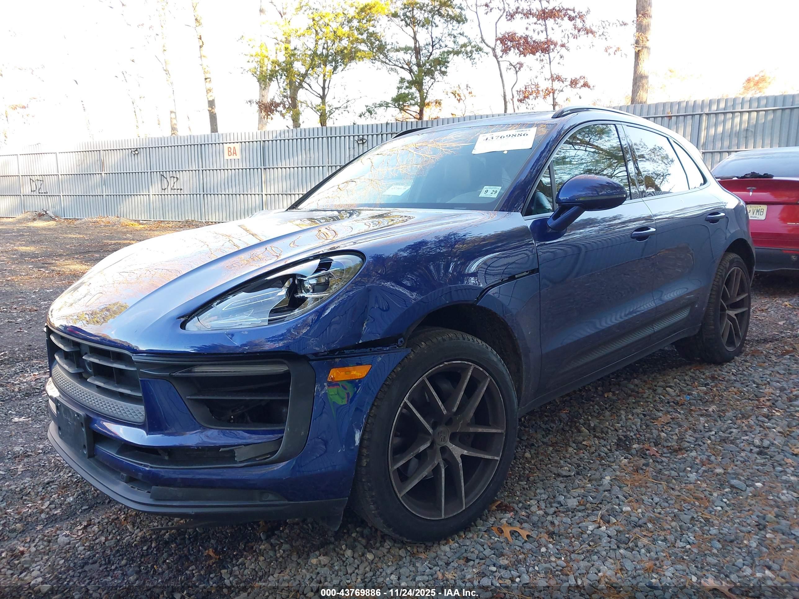 PORSCHE MACAN image 6