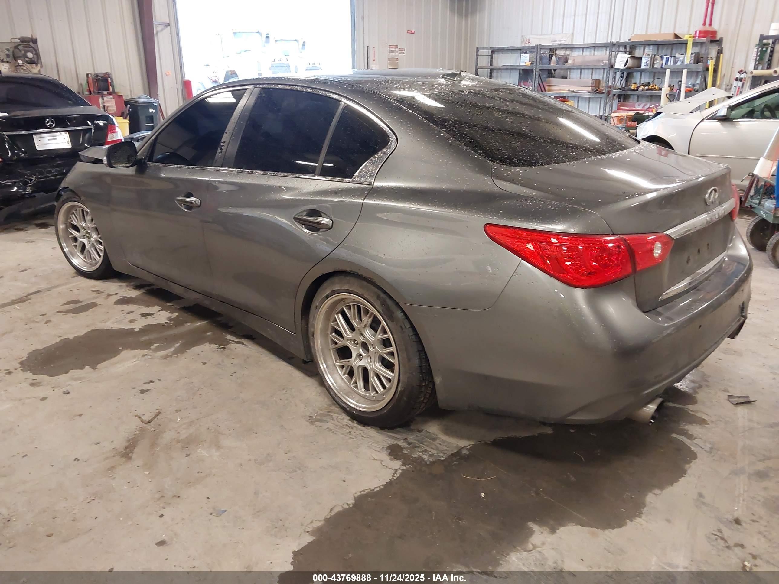 INFINITI Q50 image 3