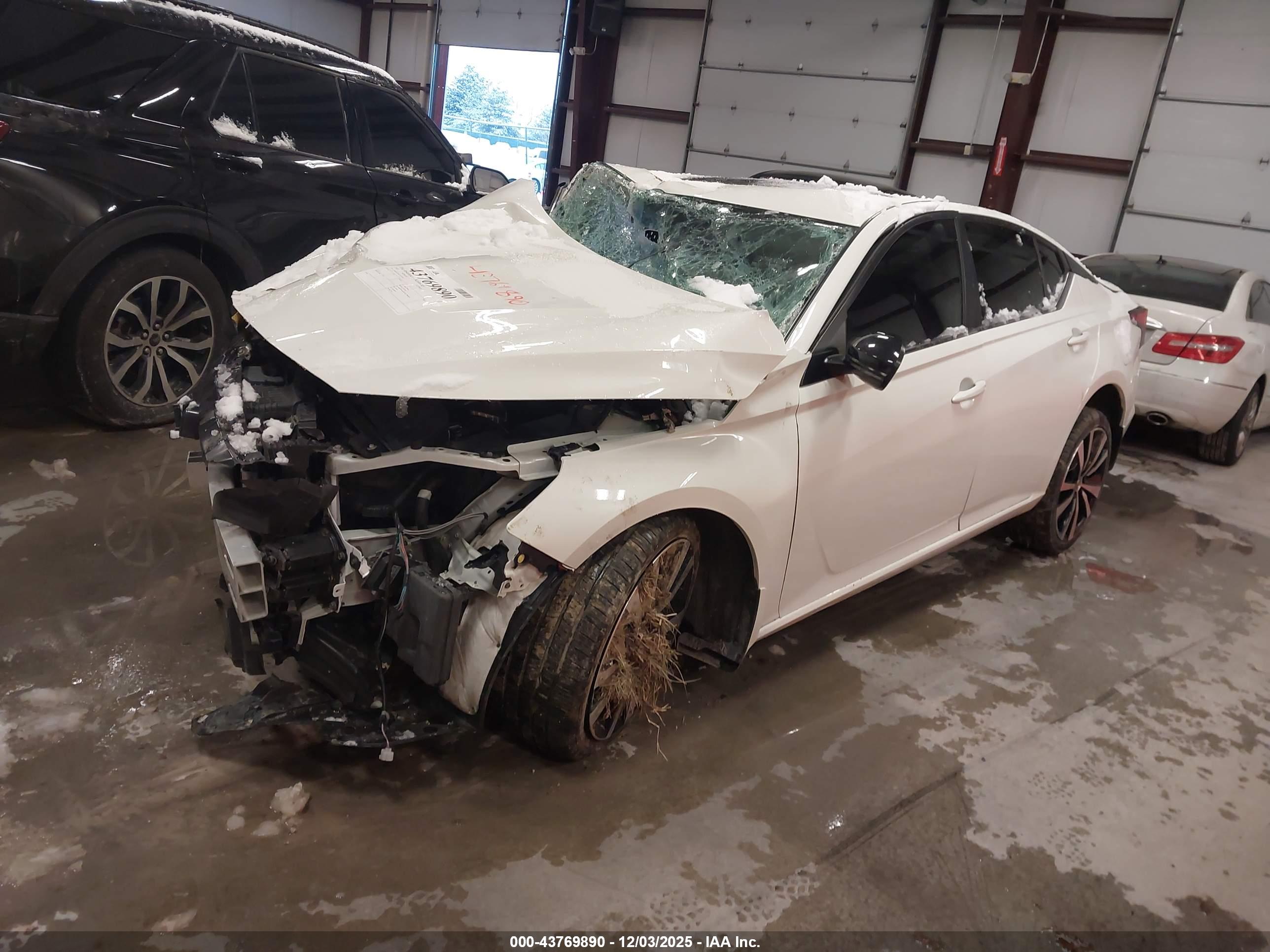 NISSAN ALTIMA image 2