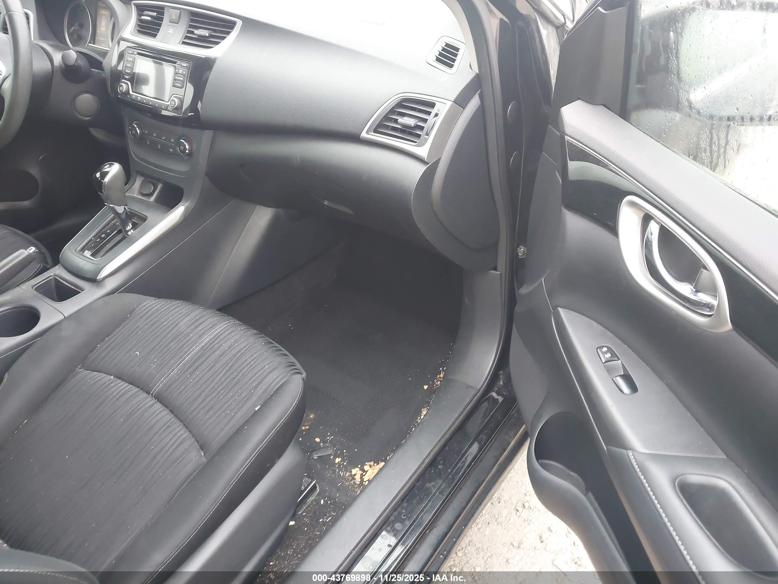 NISSAN SENTRA image 5