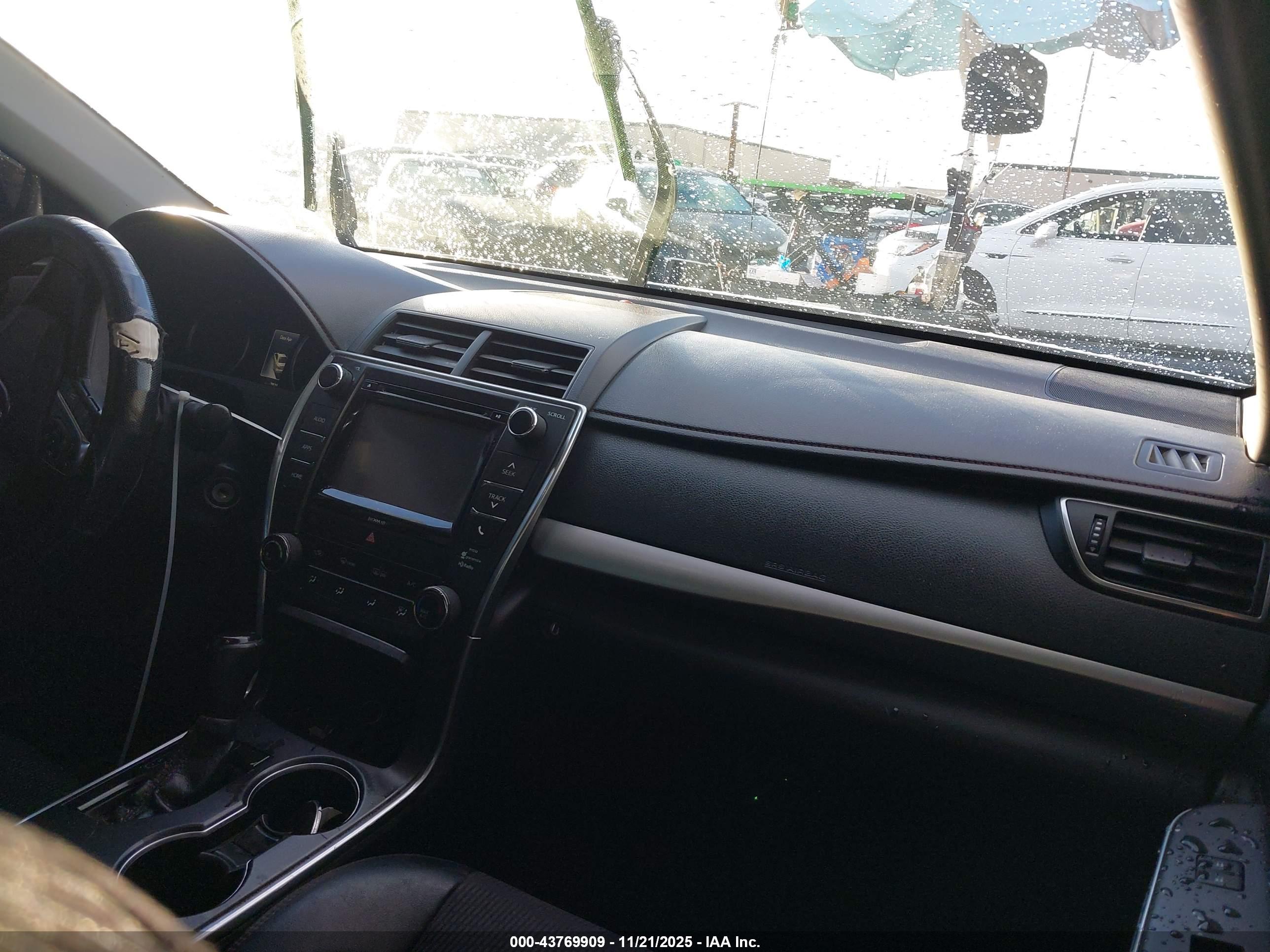 TOYOTA CAMRY image 5