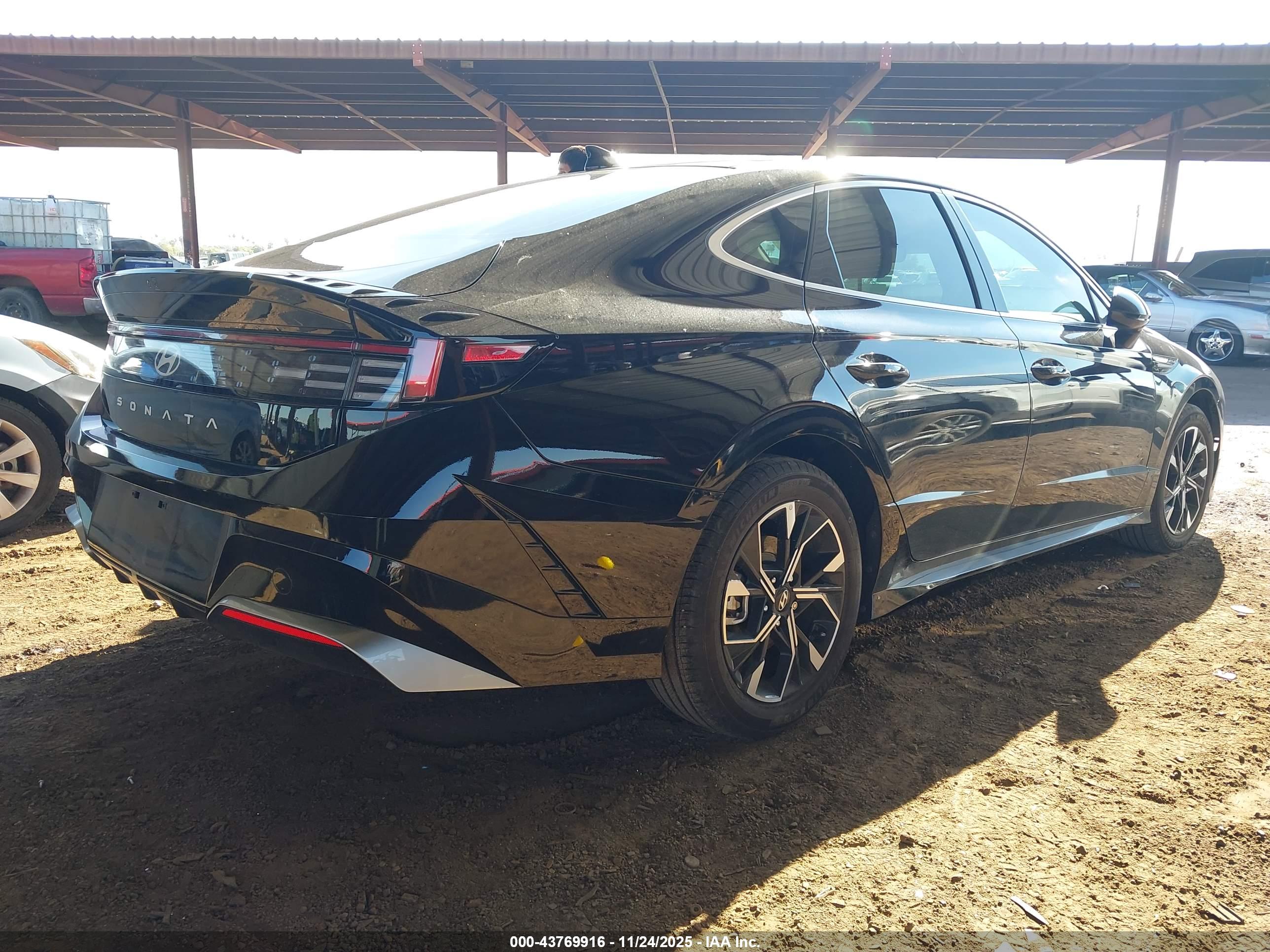 HYUNDAI SONATA image 4