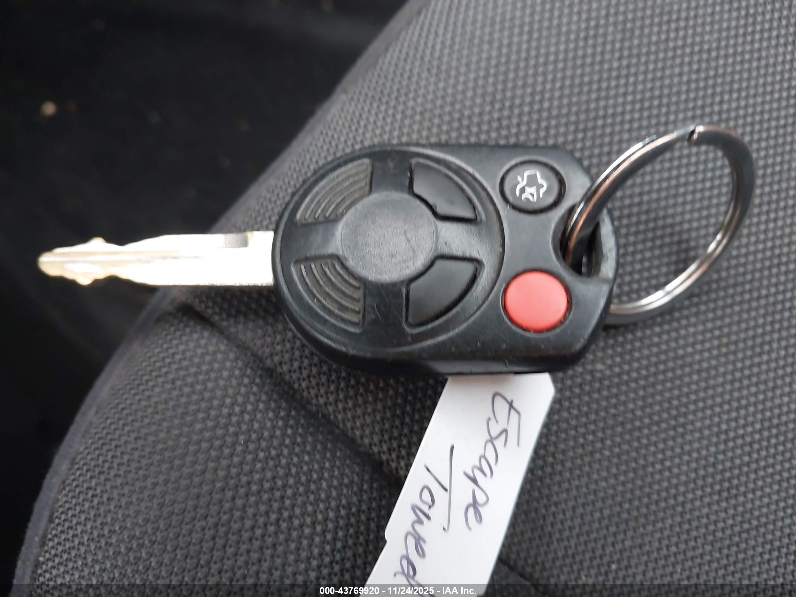 FORD ESCAPE image 11