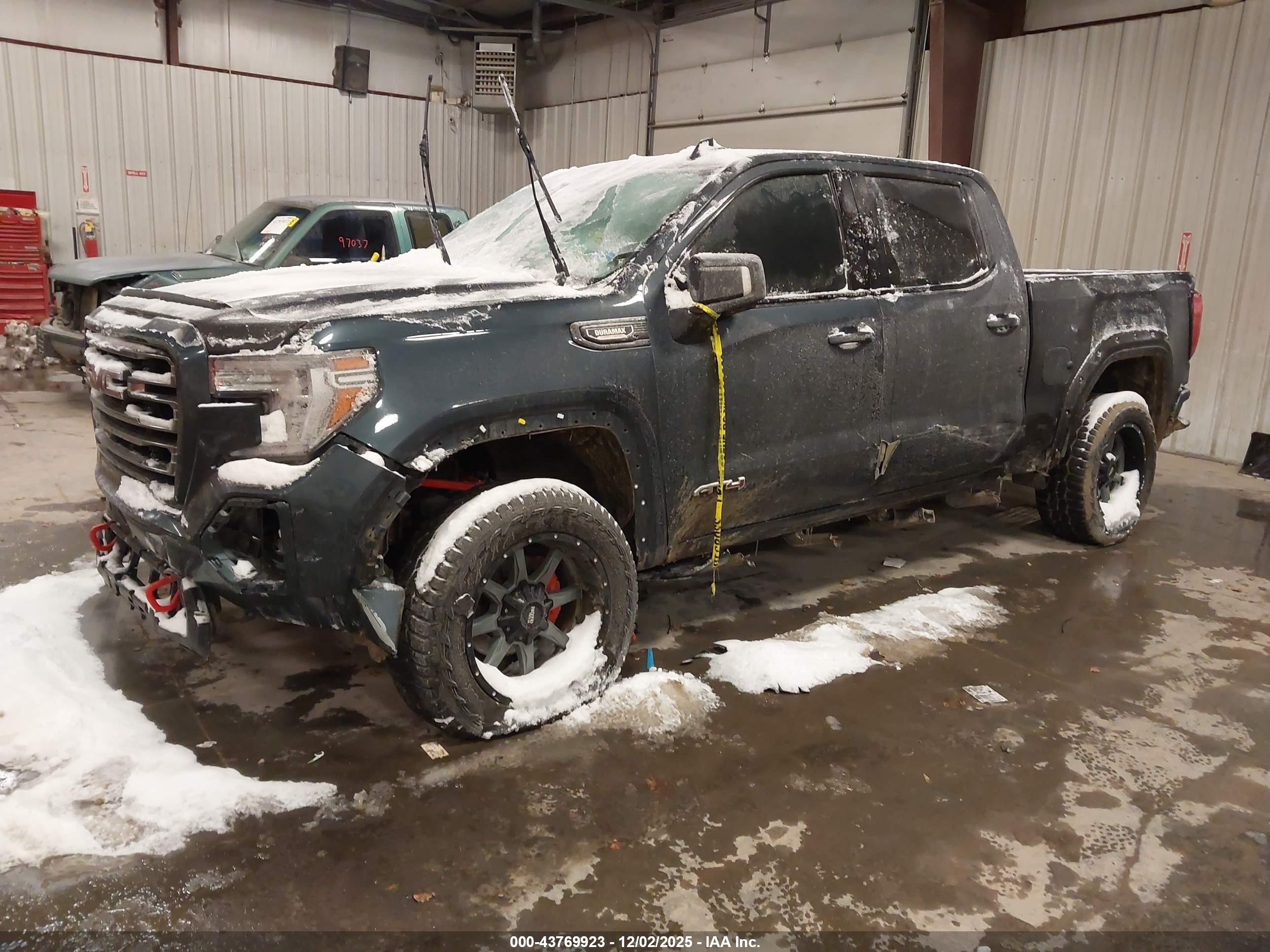 GMC SIERRA image 2