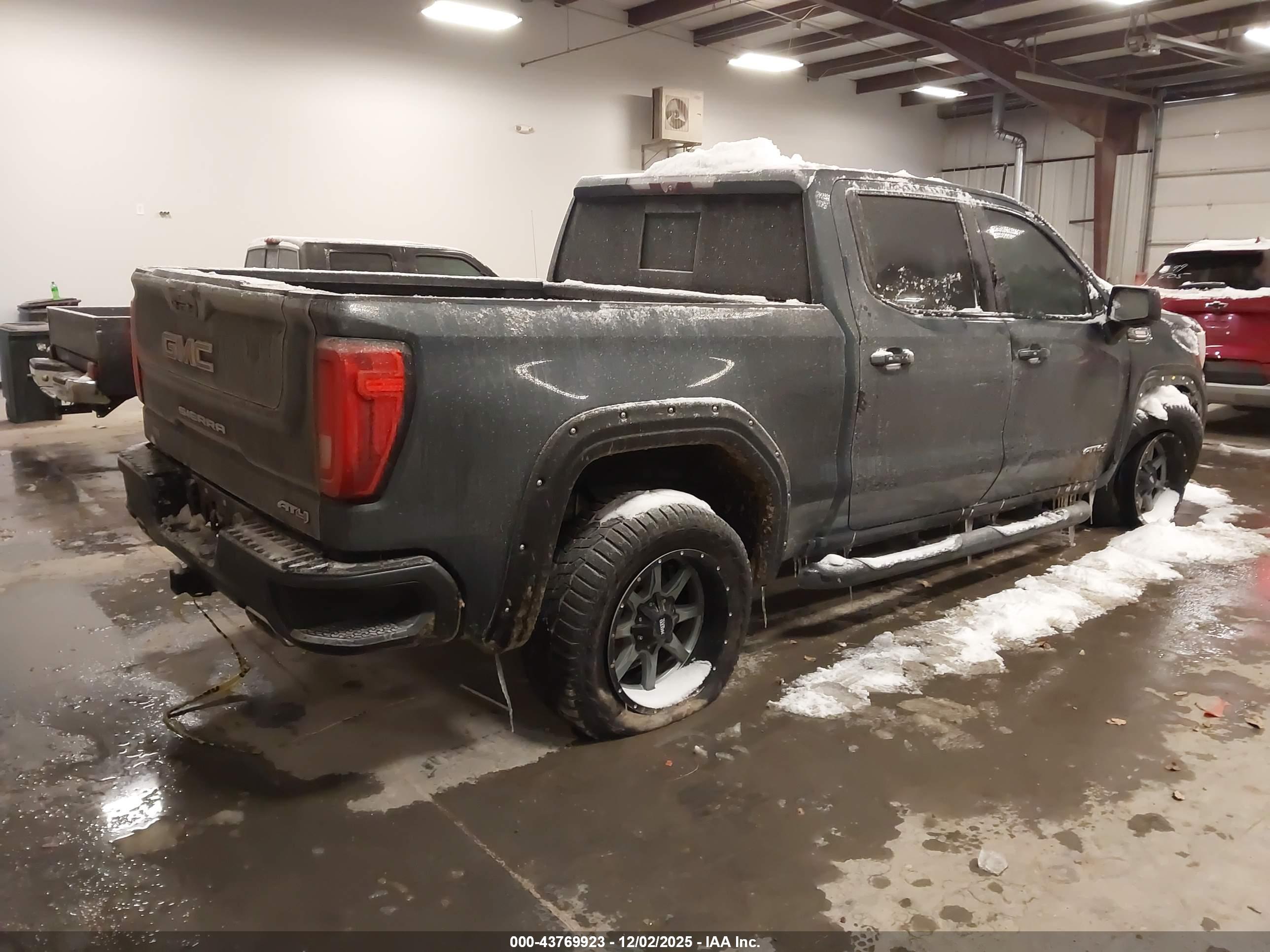 GMC SIERRA image 4