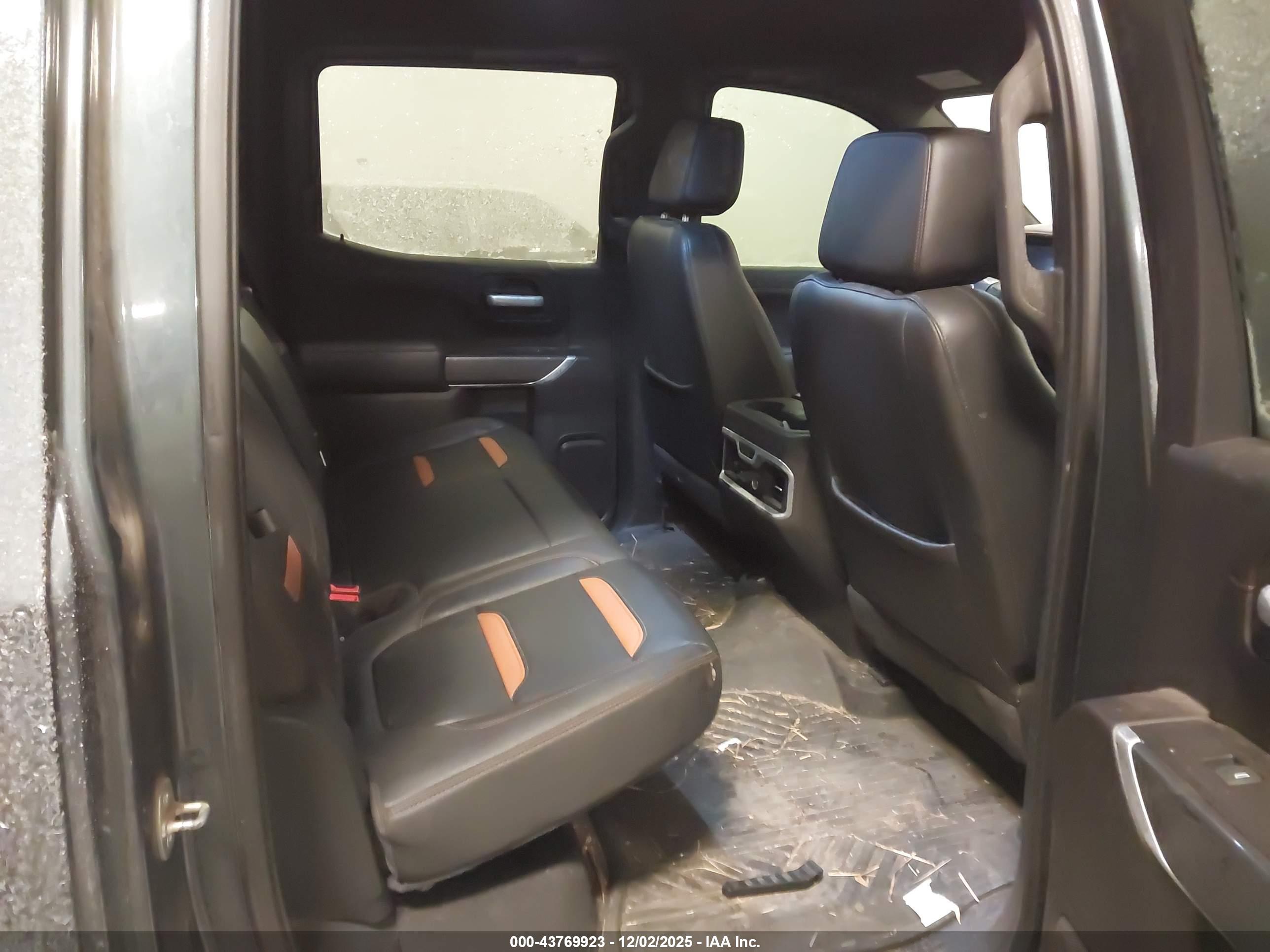 GMC SIERRA image 8