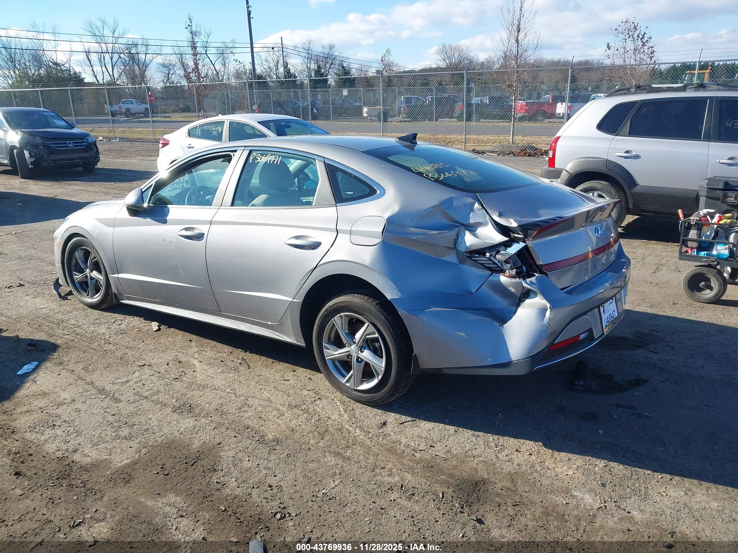 HYUNDAI SONATA image 3
