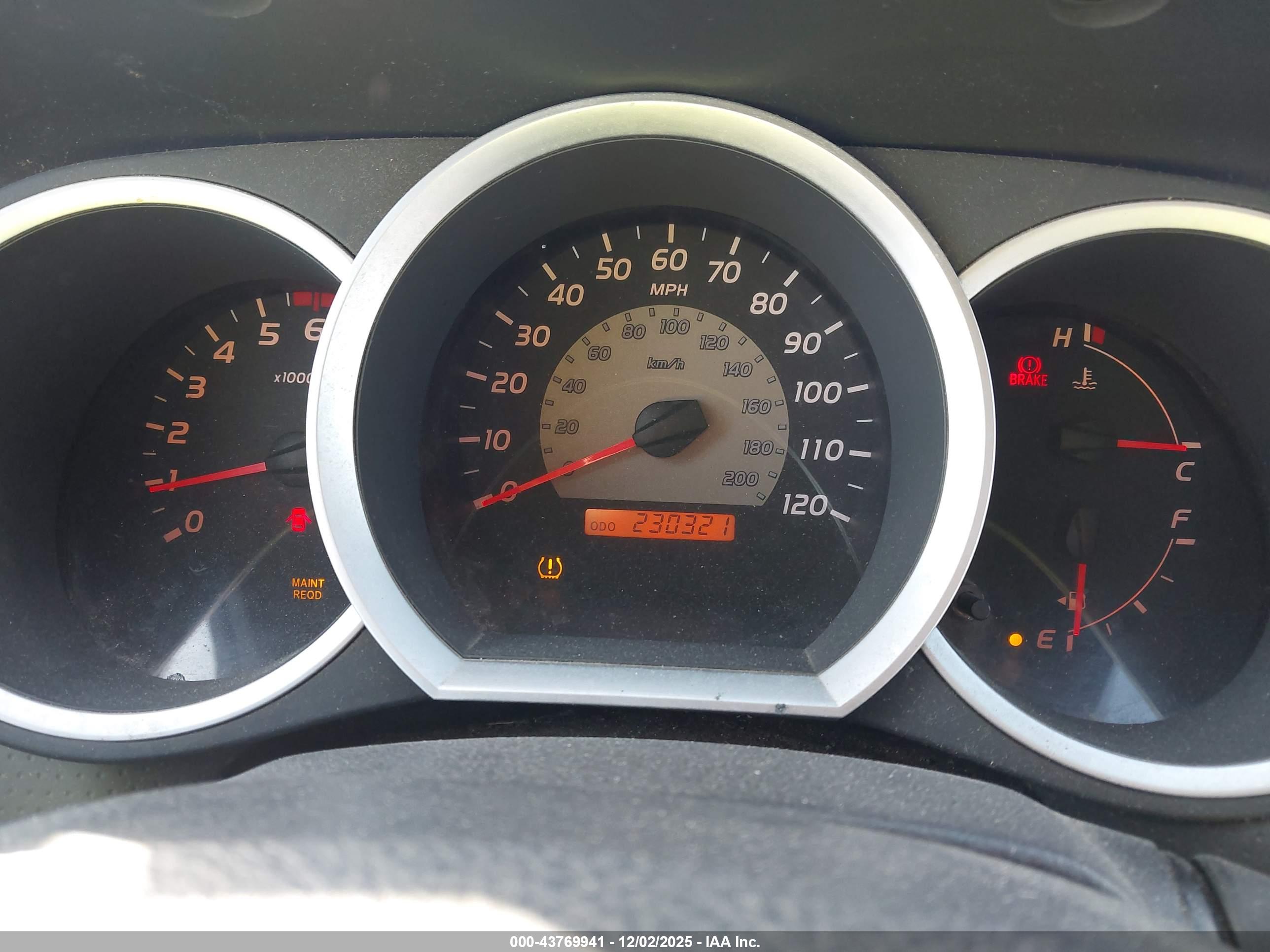 TOYOTA TACOMA image 7