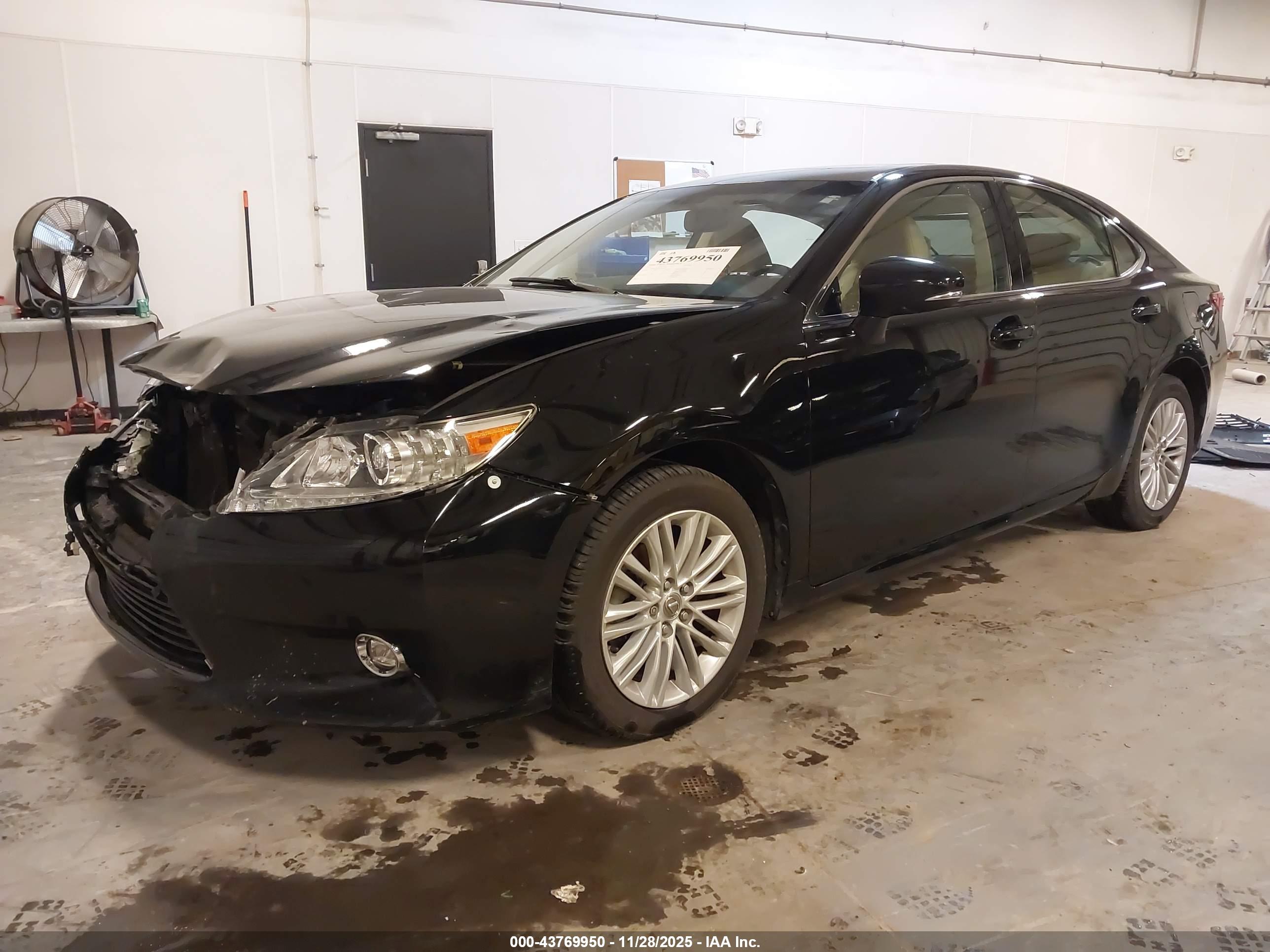 LEXUS ES image 2
