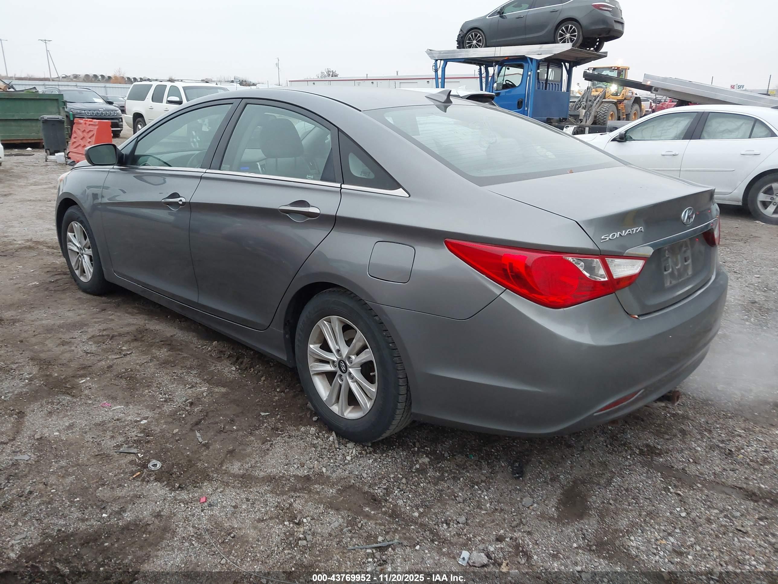 HYUNDAI SONATA image 3