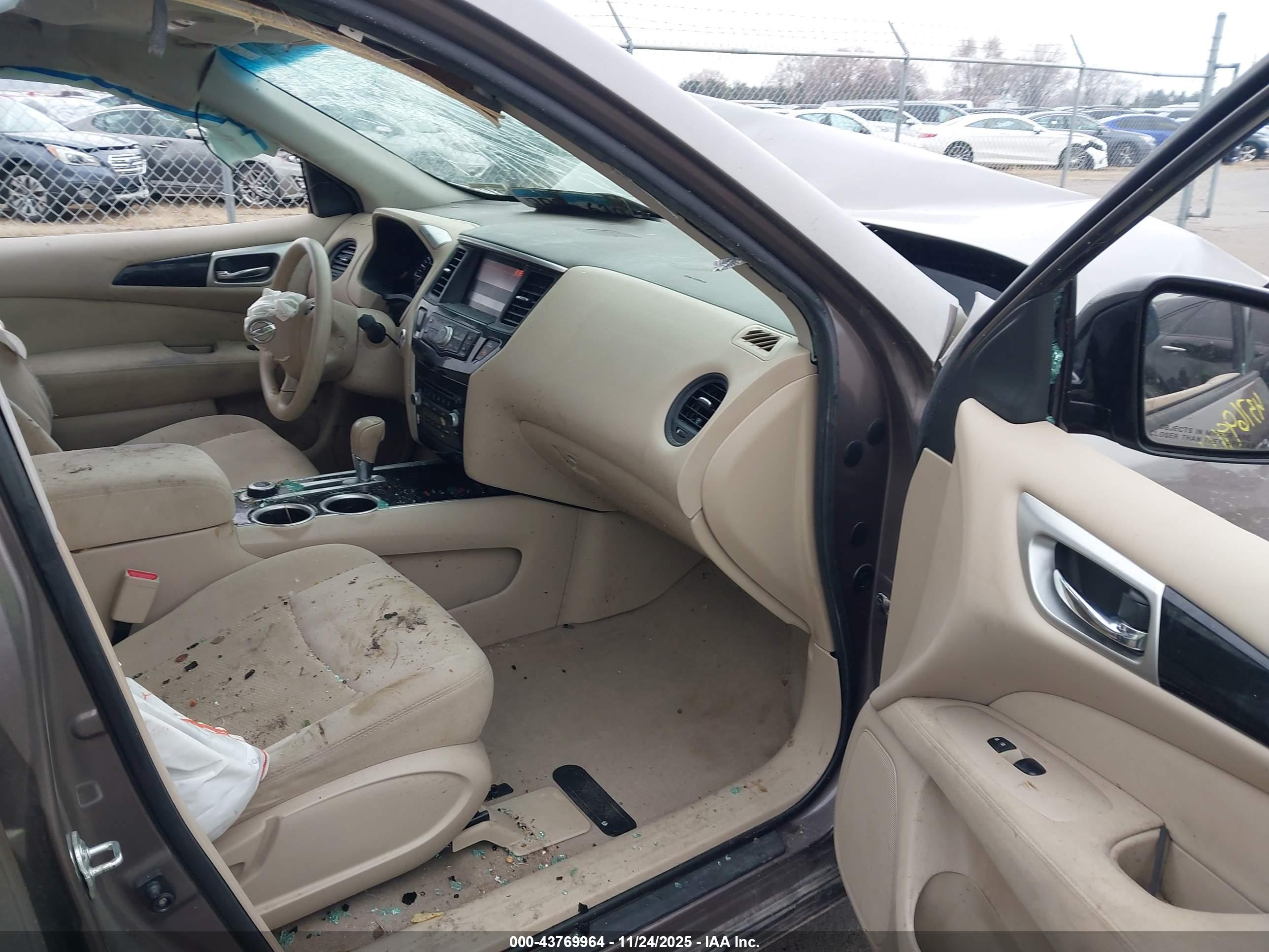 NISSAN PATHFINDER image 5
