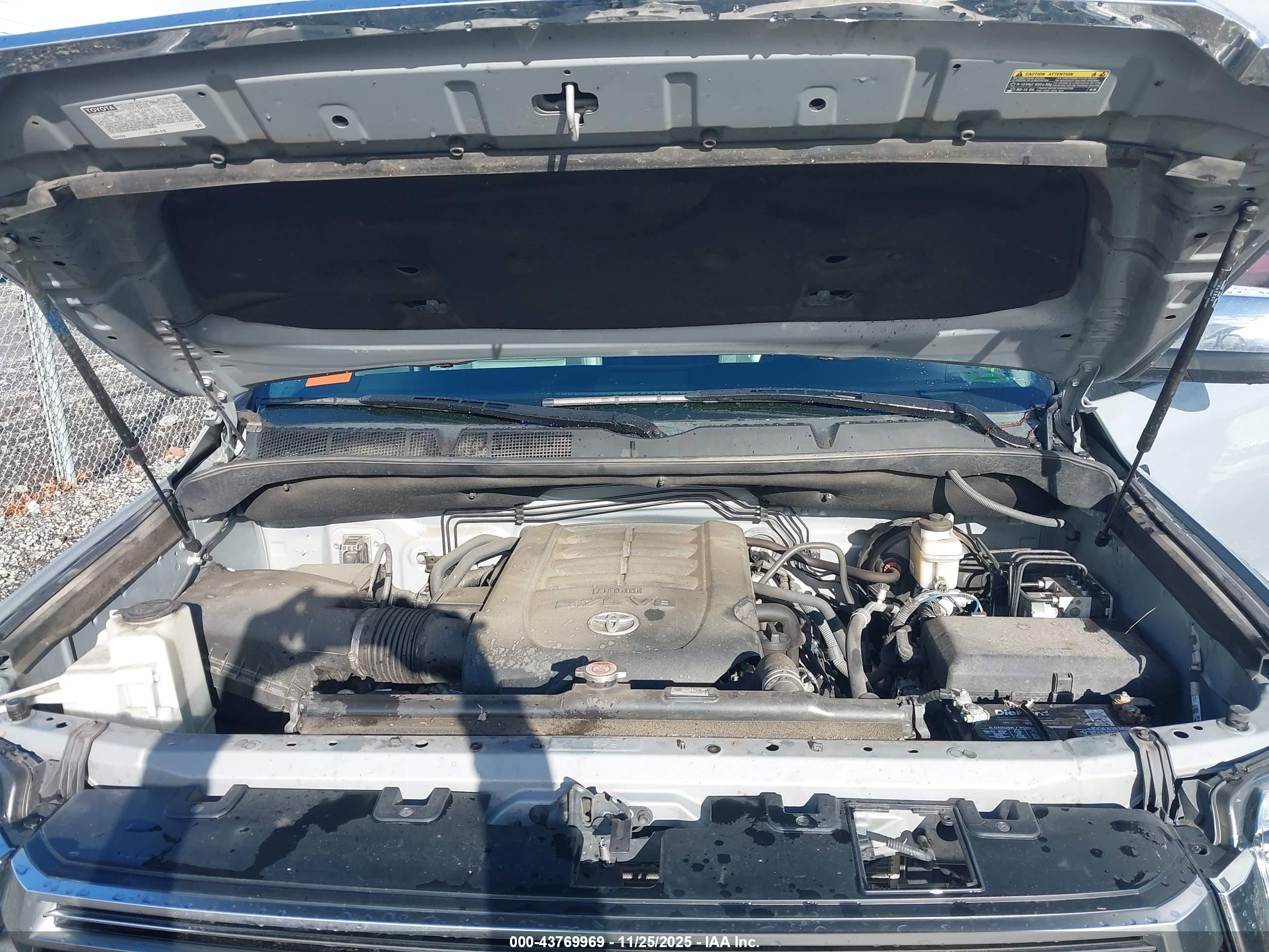 TOYOTA TUNDRA image 10