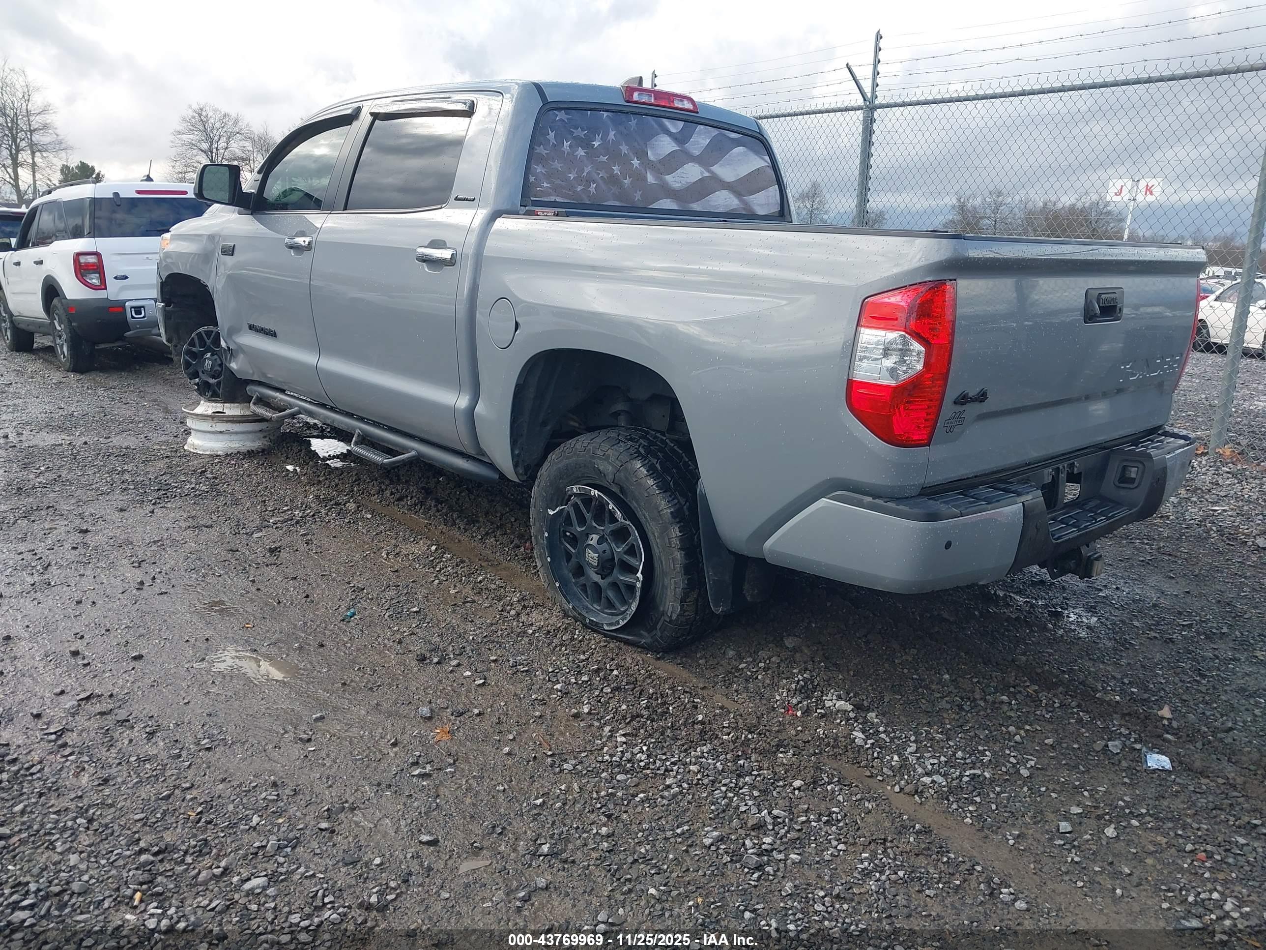 TOYOTA TUNDRA image 3