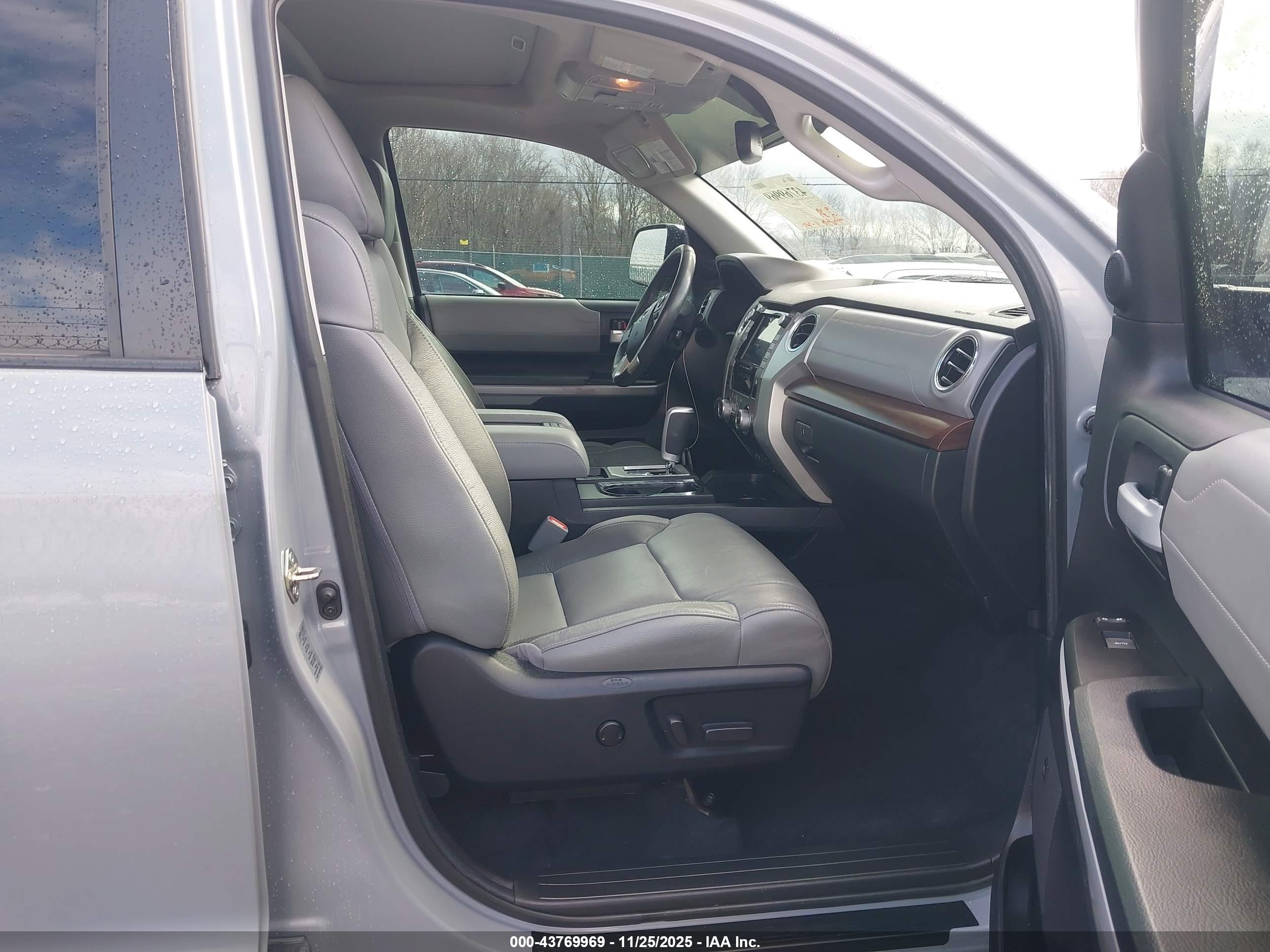 TOYOTA TUNDRA image 5