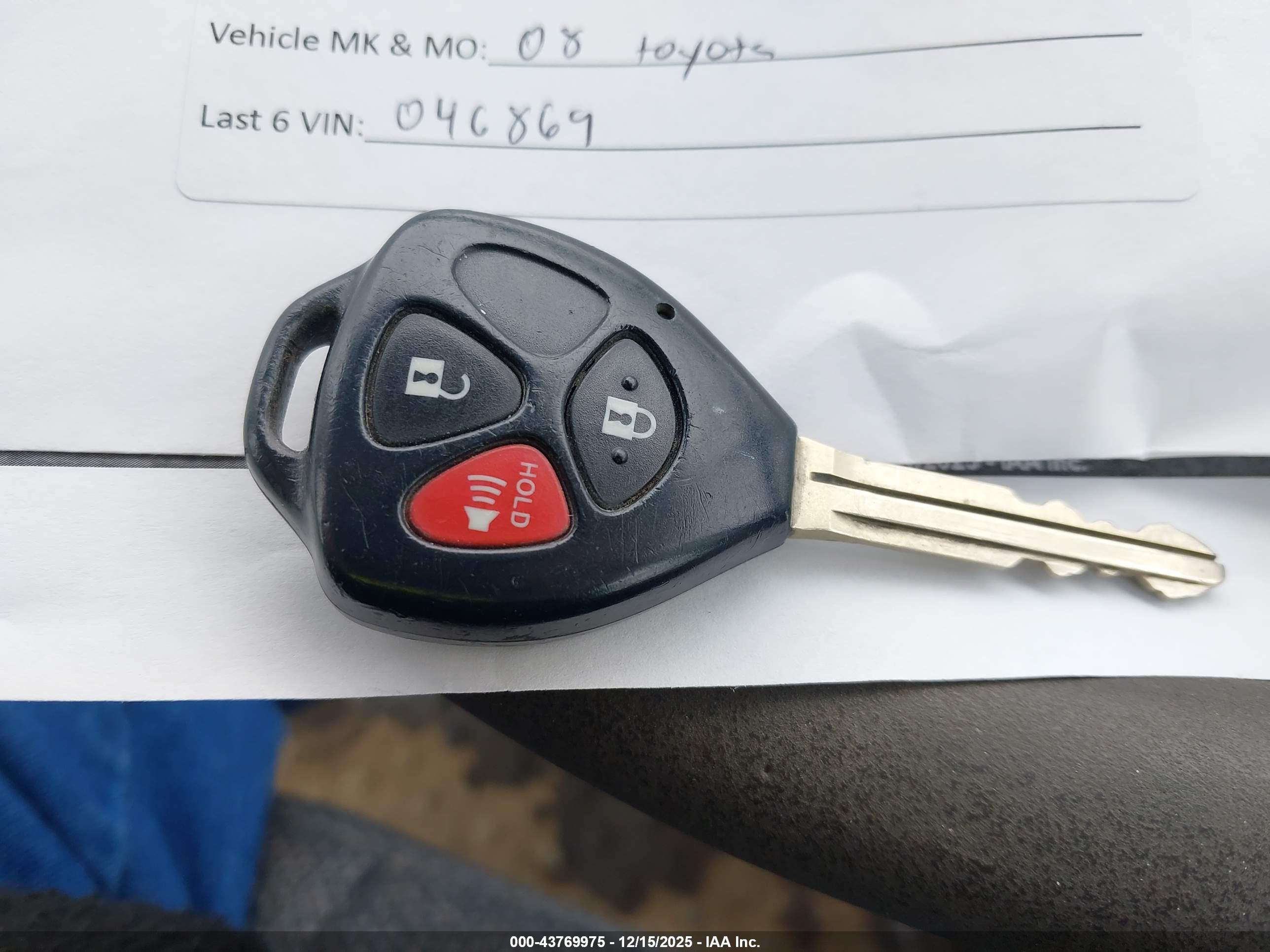 TOYOTA RAV4 image 11