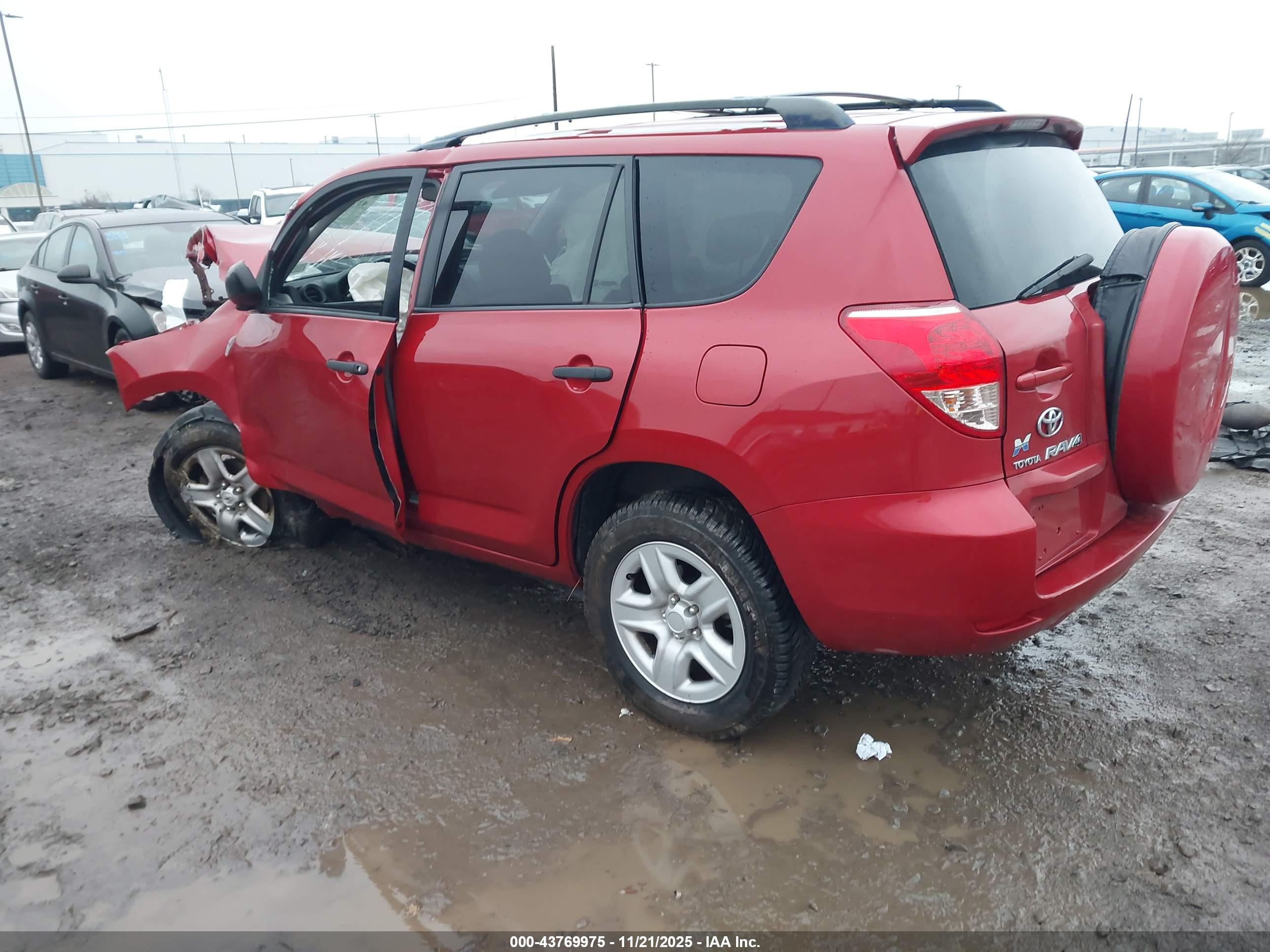 TOYOTA RAV4 image 3